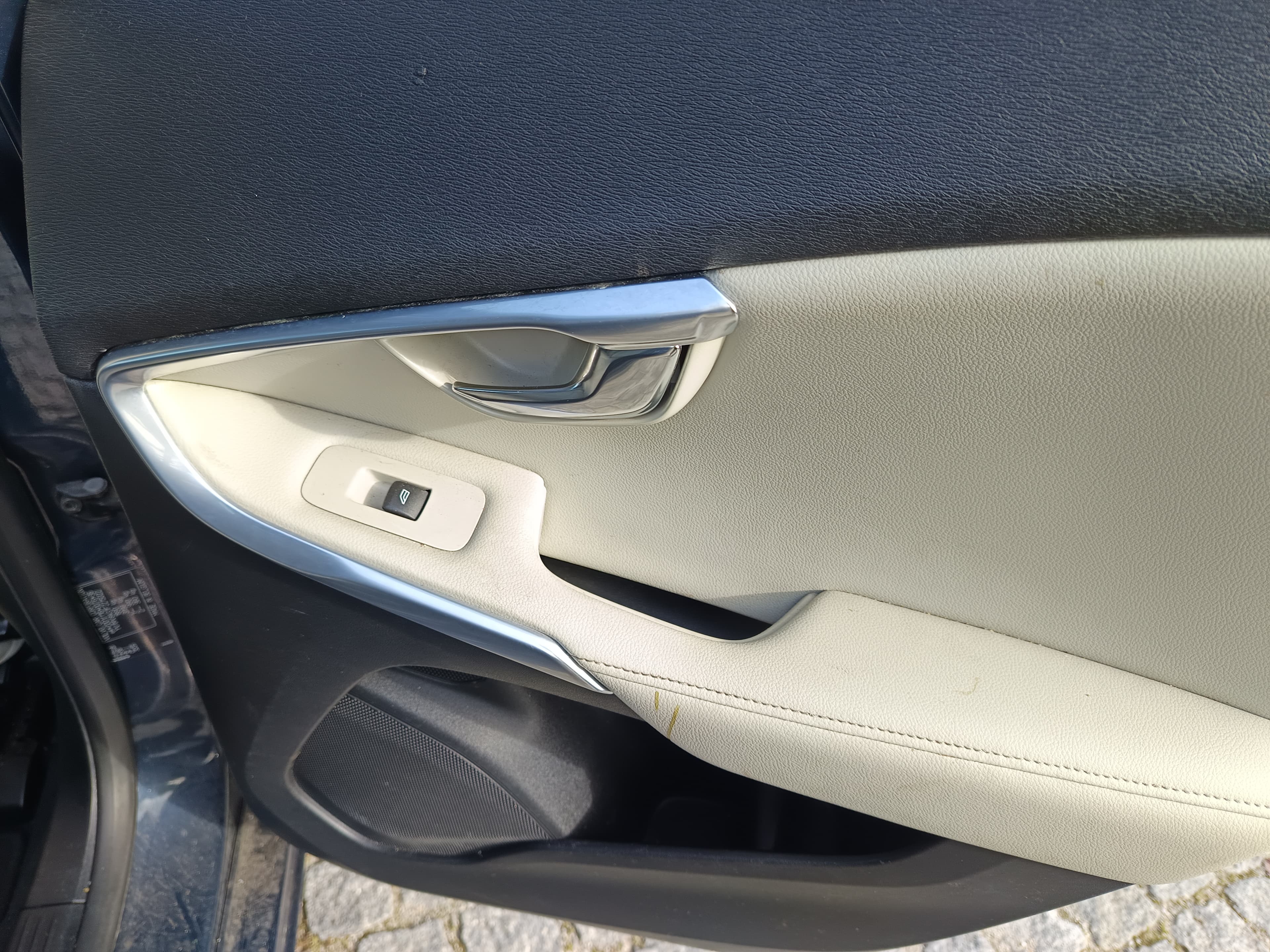 Volvo V40 · Ano 2014 — image 24