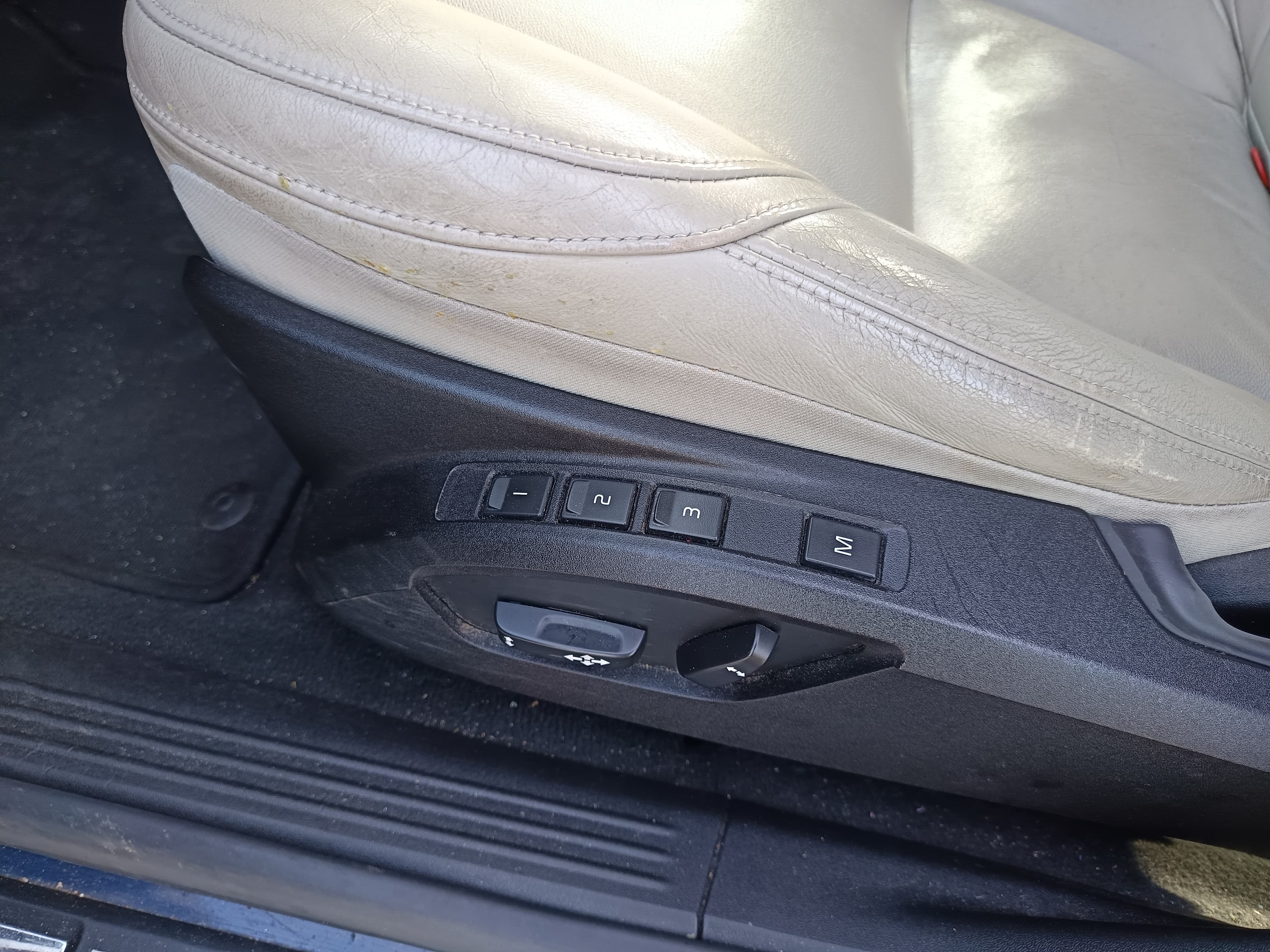 Volvo V40 · Ano 2014 — image 35