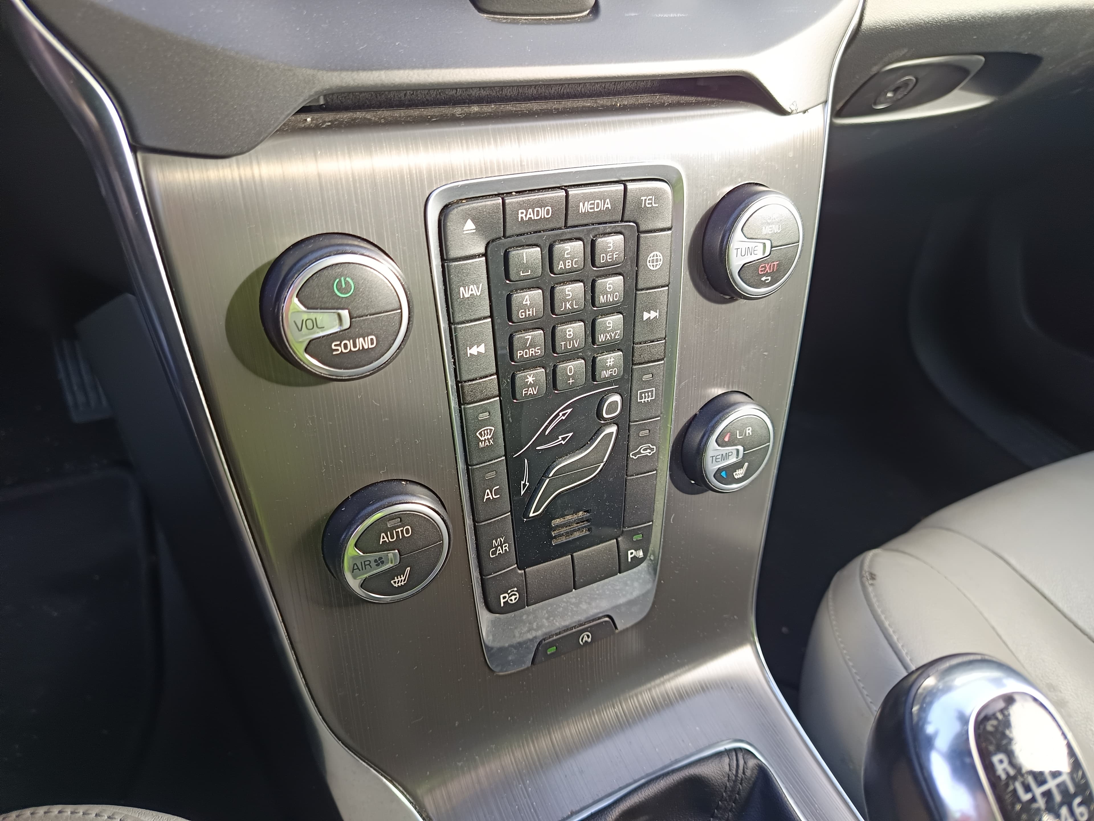 Volvo V40 · Ano 2014 — image 41