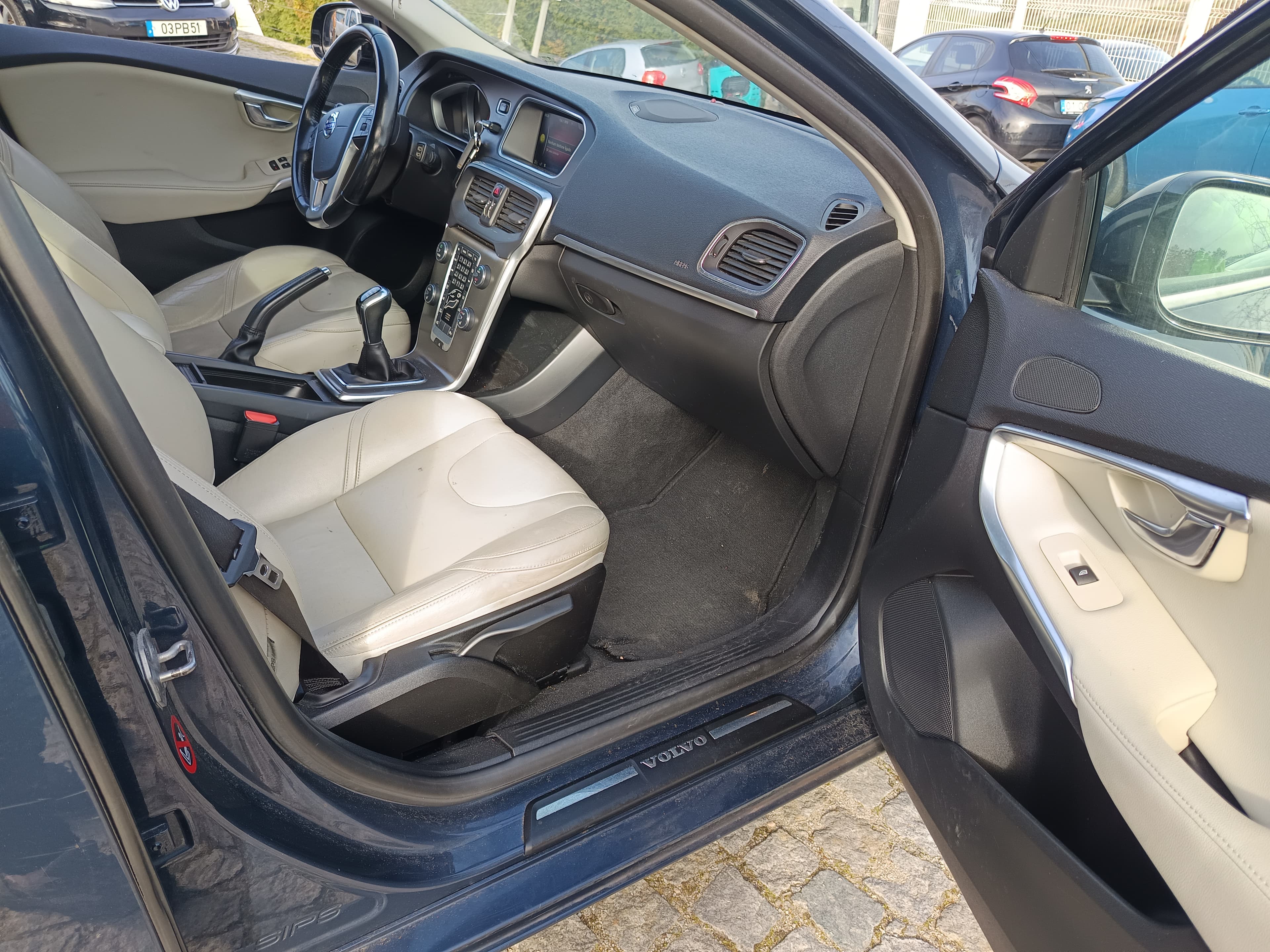 Volvo V40 · Ano 2014 — image 26