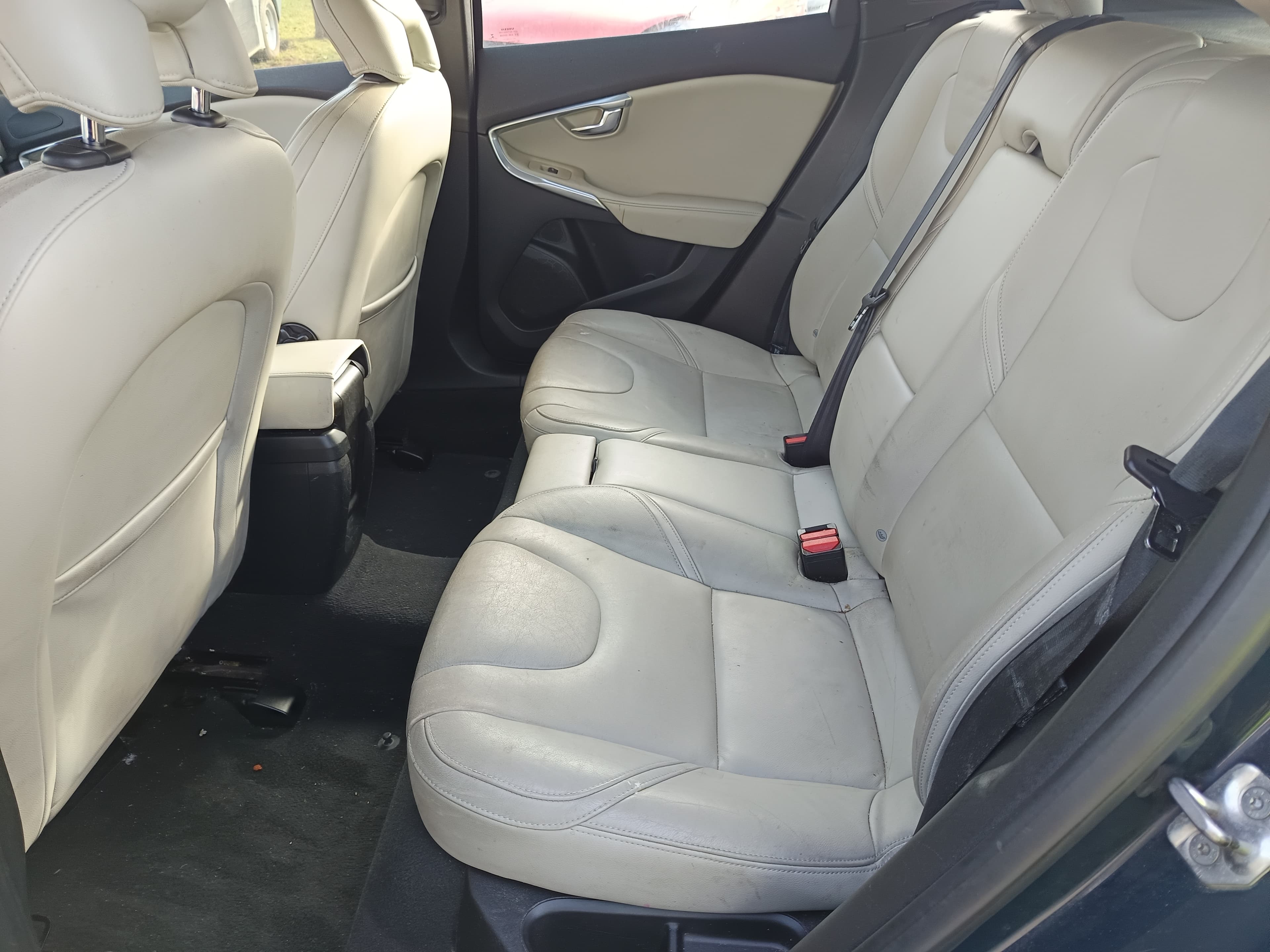 Volvo V40 · Ano 2014 — image 31