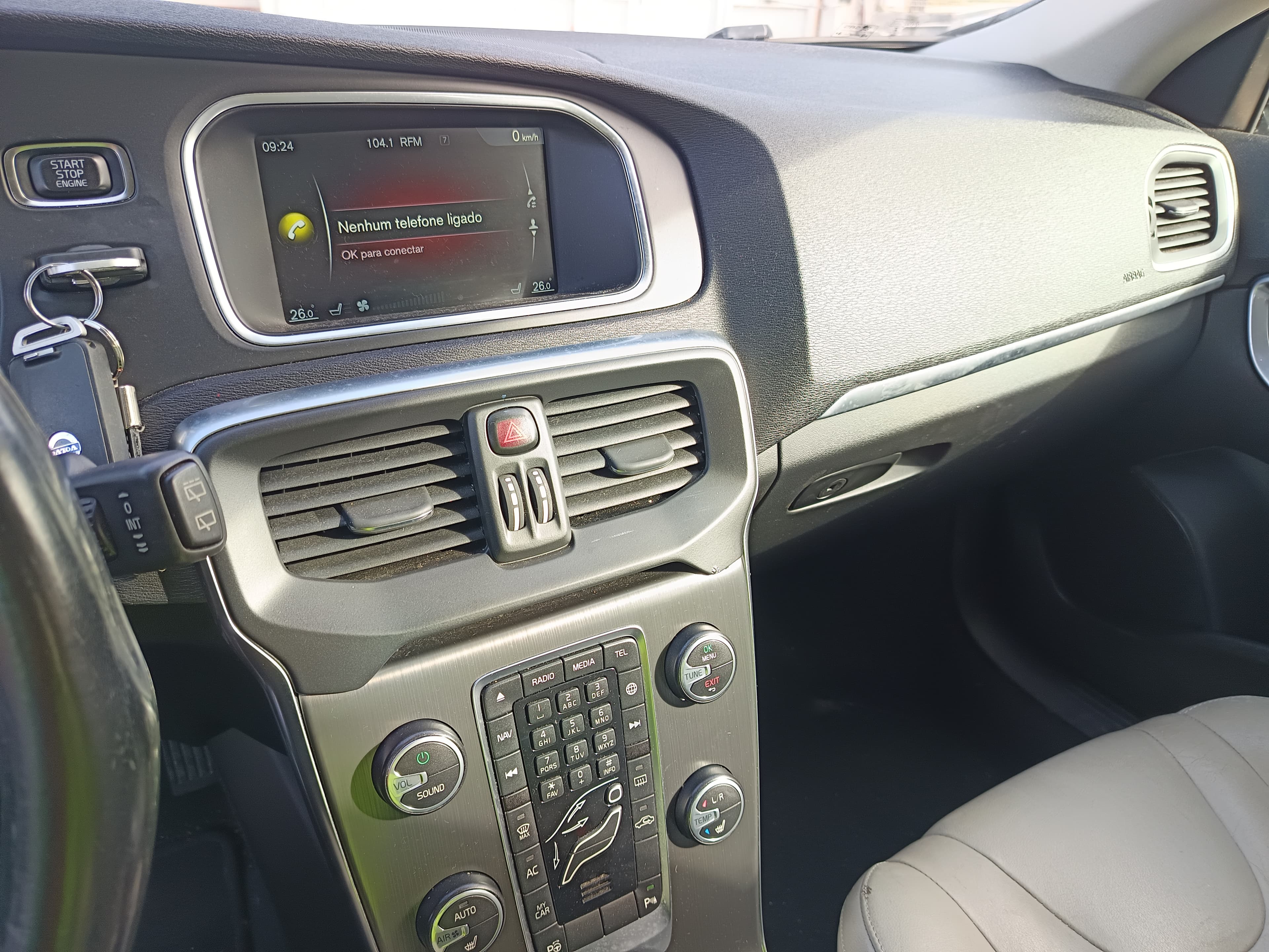Volvo V40 · Ano 2014 — image 38
