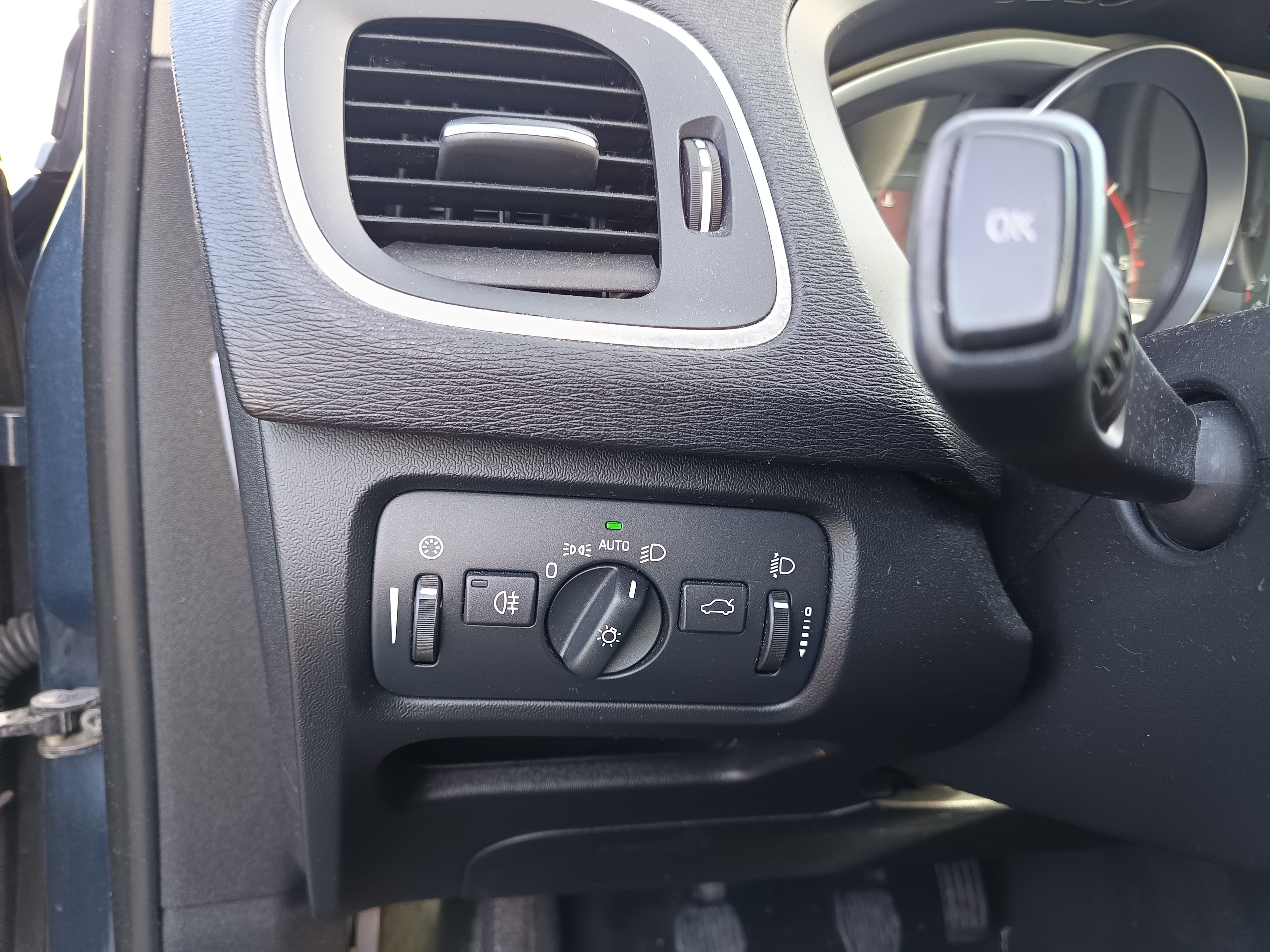 Volvo V40 · Ano 2014 — image 47