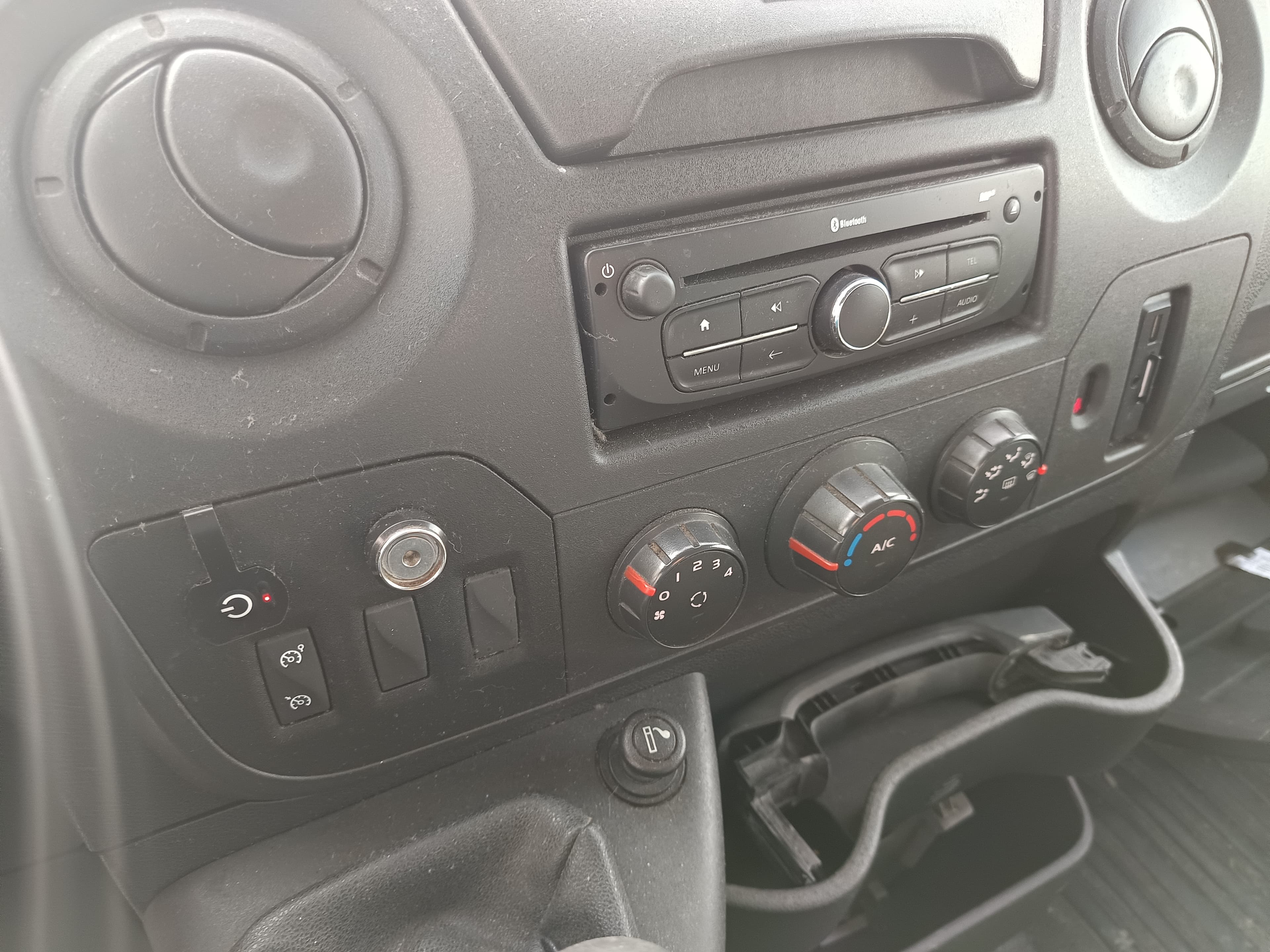 Renault Master · Ano 2015 — imagem 29