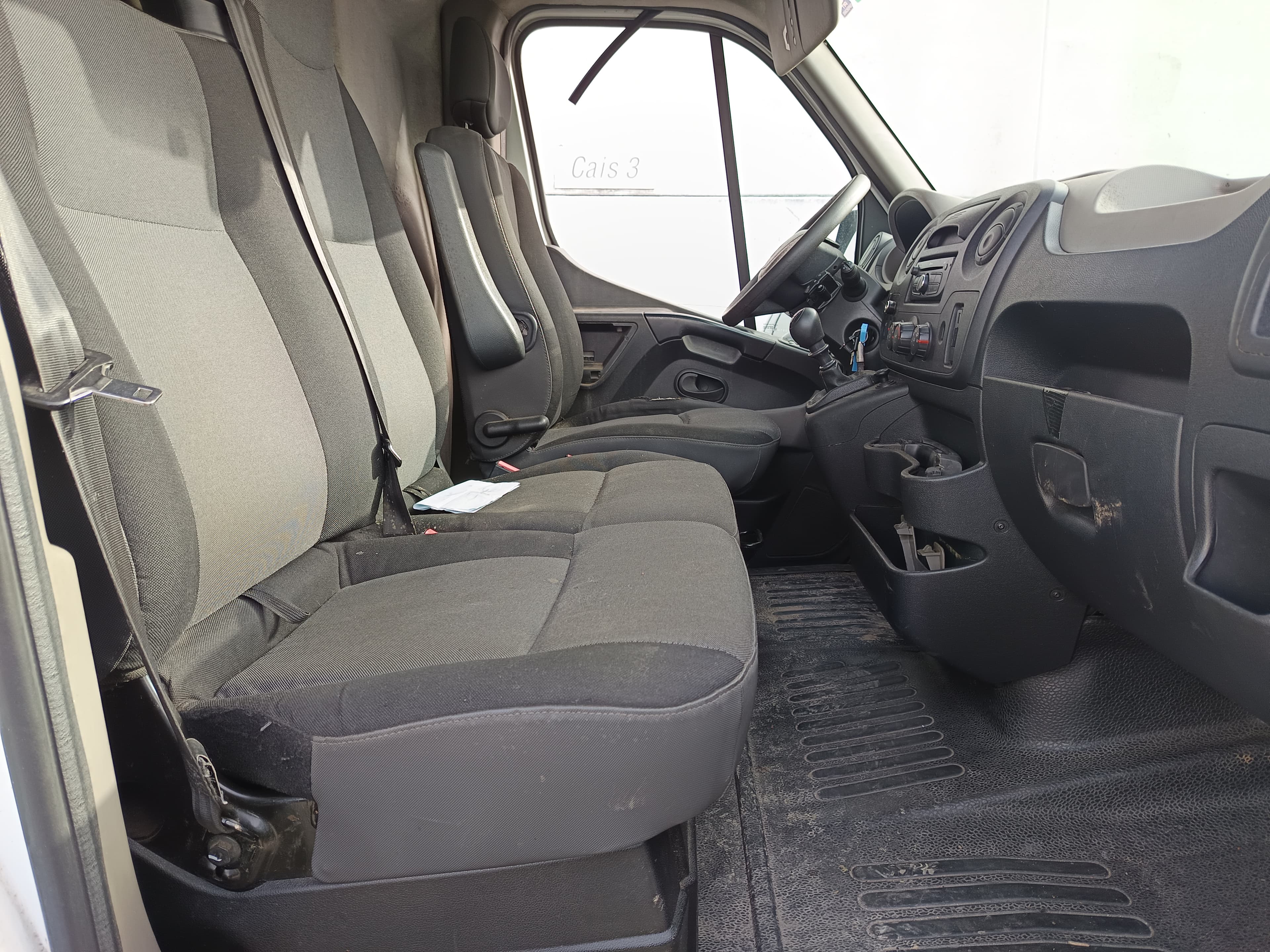Renault Master · Ano 2015 — imagem 48