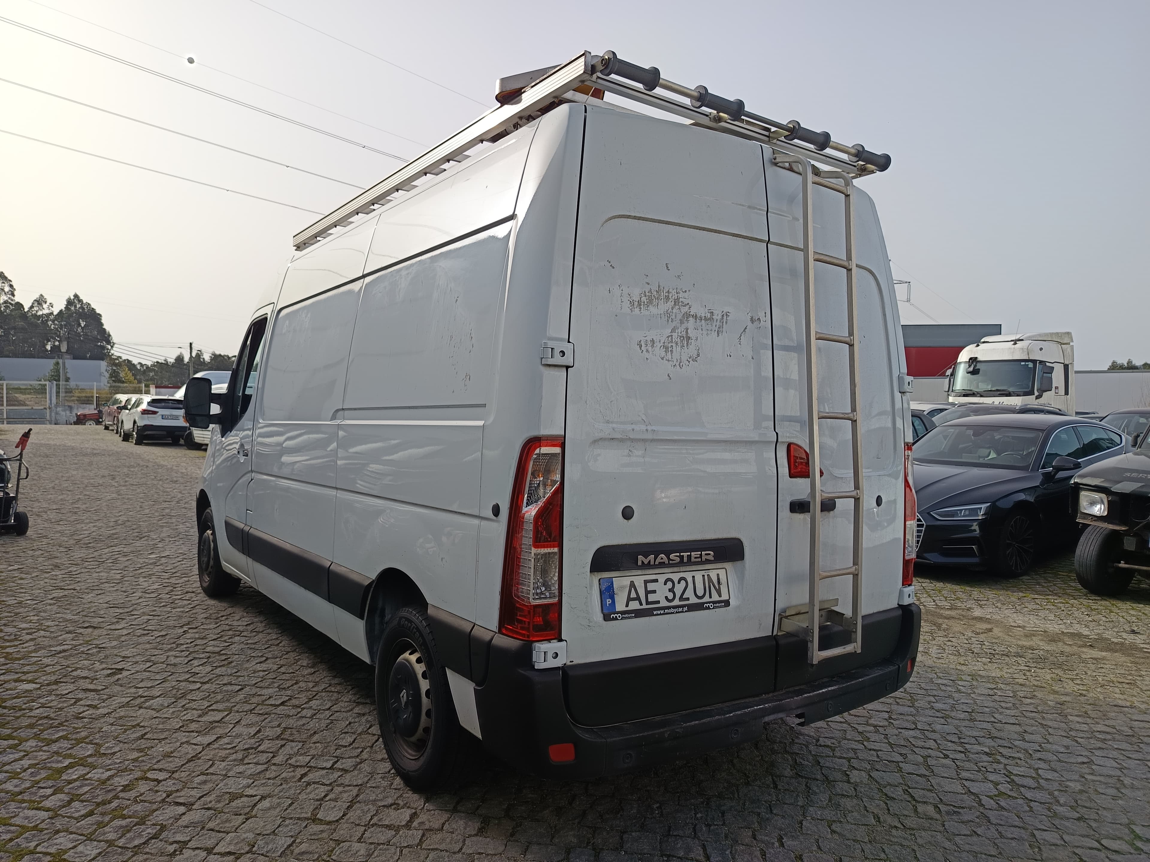 Renault Master · Ano 2015 — imagem 5