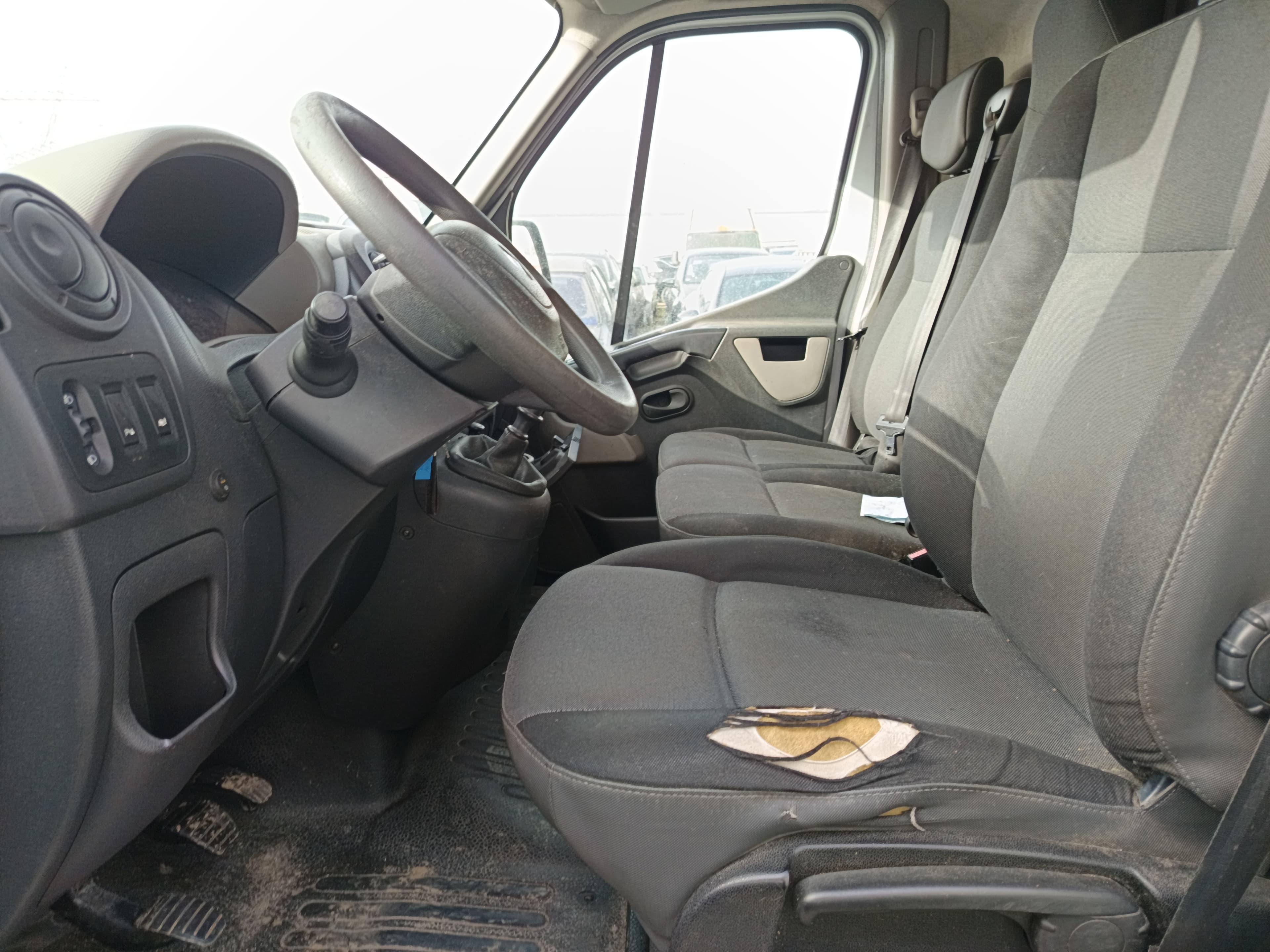 Renault Master · Ano 2015 — imagem 40