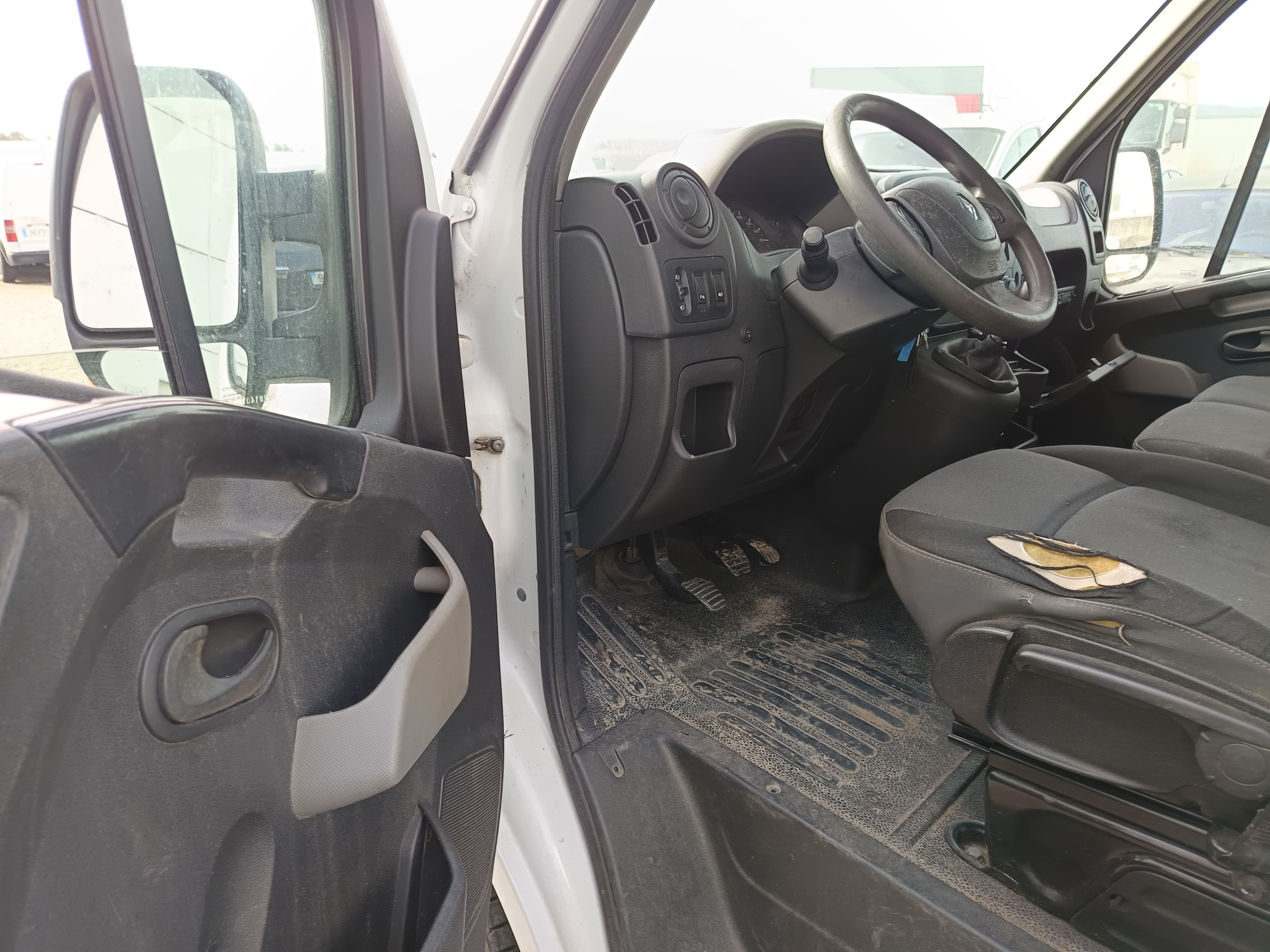 Renault Master · Ano 2015 — imagem 38
