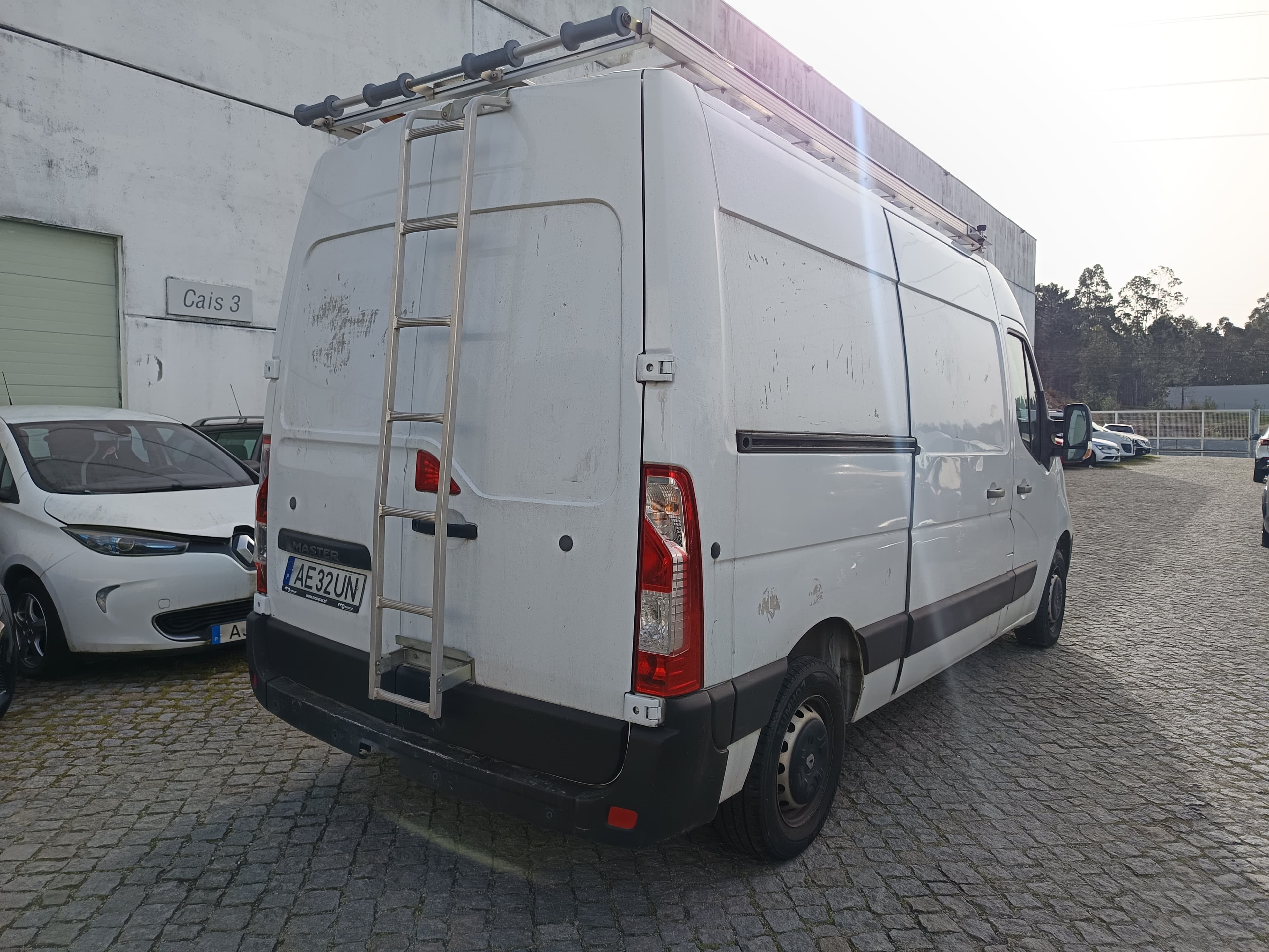 Renault Master · Ano 2015 — imagem 6