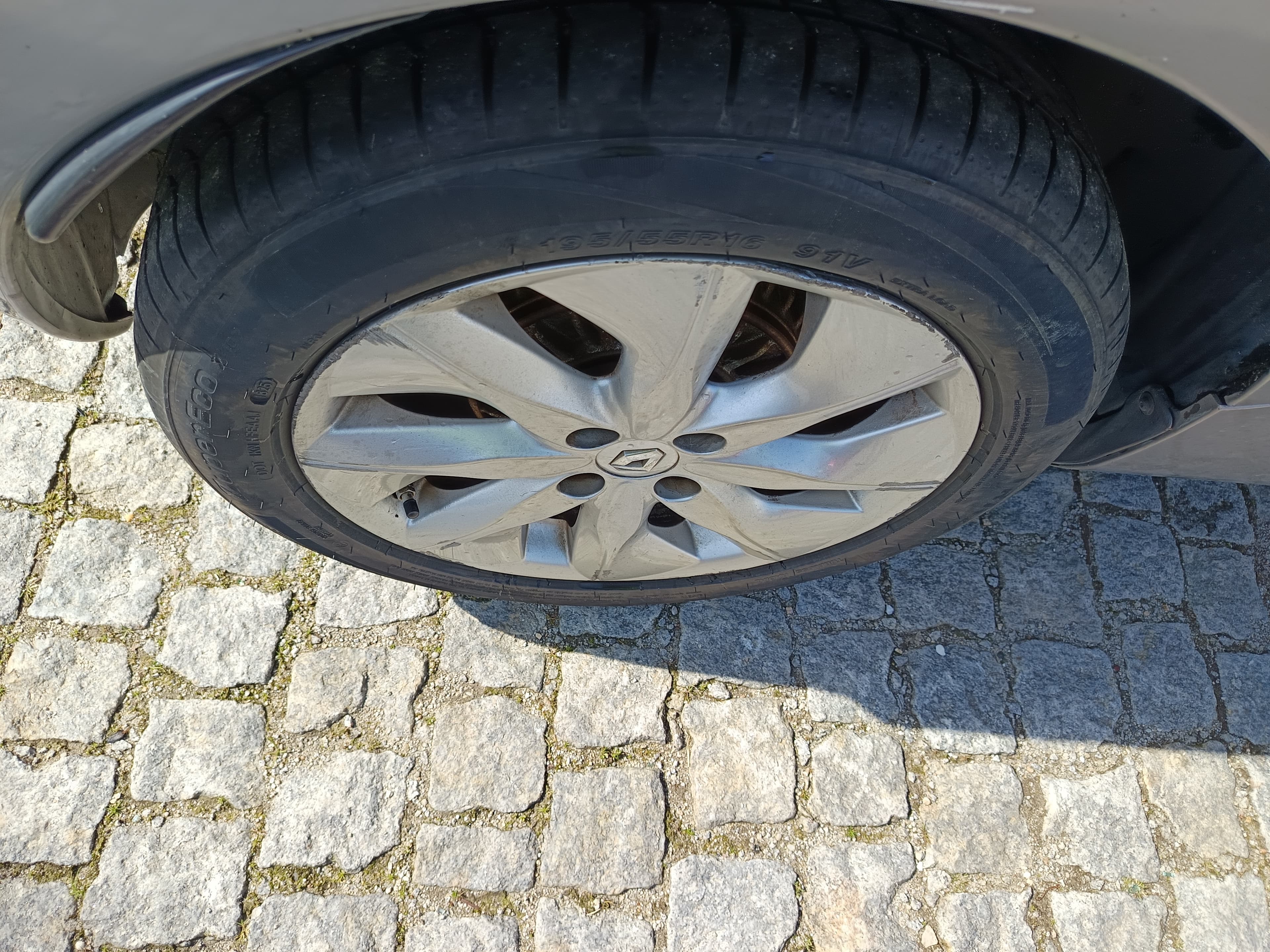 Renault Zoe · Ano 2016 — imagem 14