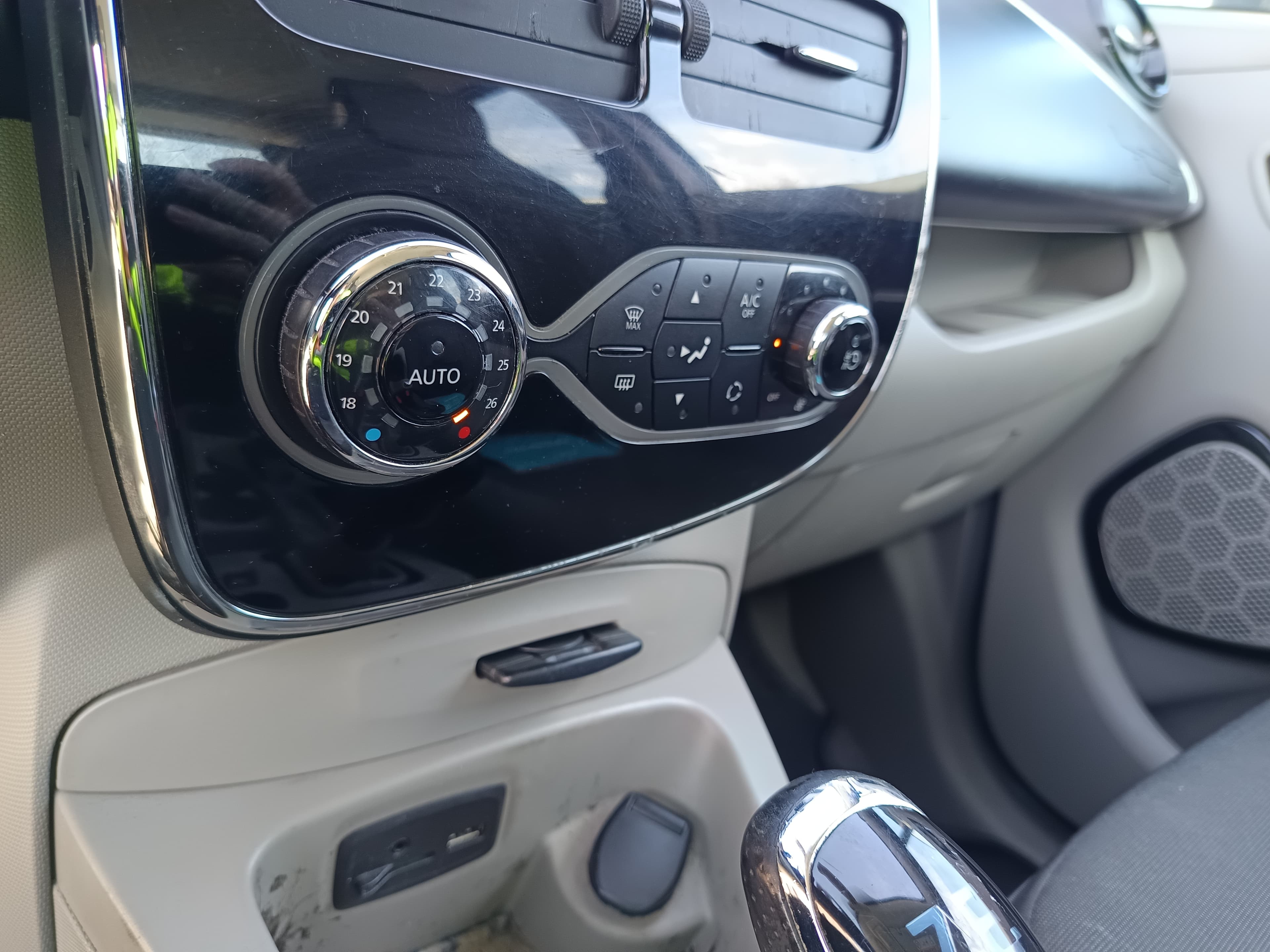 Renault Zoe · Ano 2016 — imagem 44