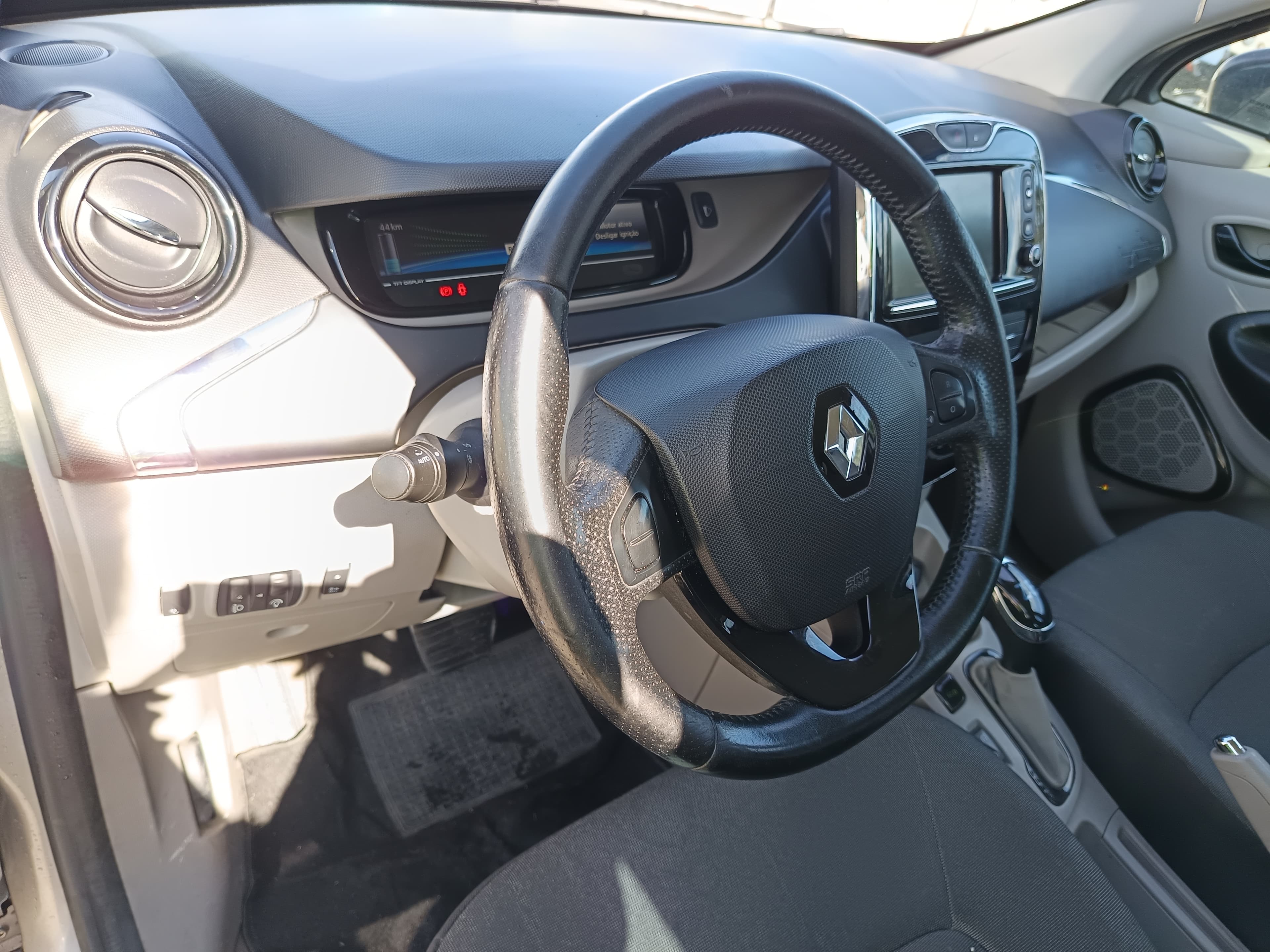 Renault Zoe · Ano 2016 — imagem 41