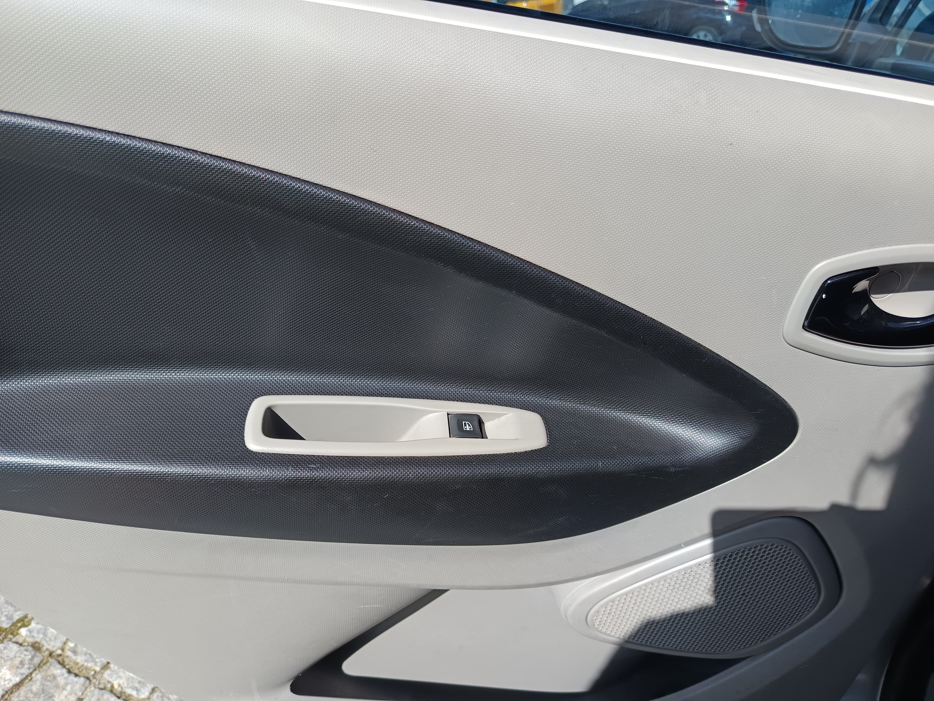 Renault Zoe · Ano 2016 — imagem 35