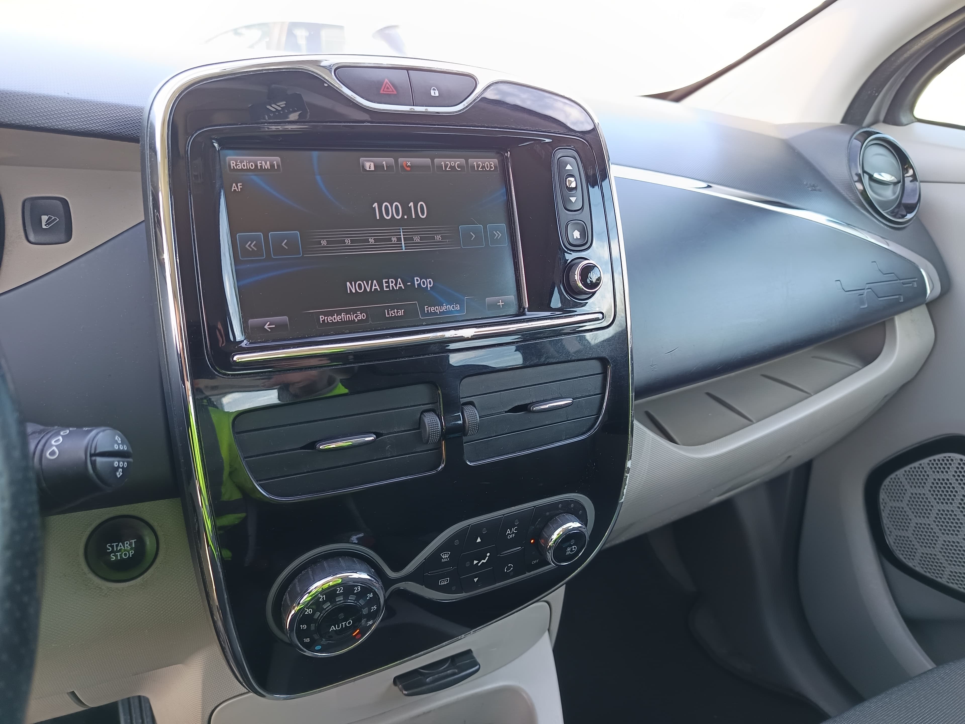 Renault Zoe · Ano 2016 — imagem 42