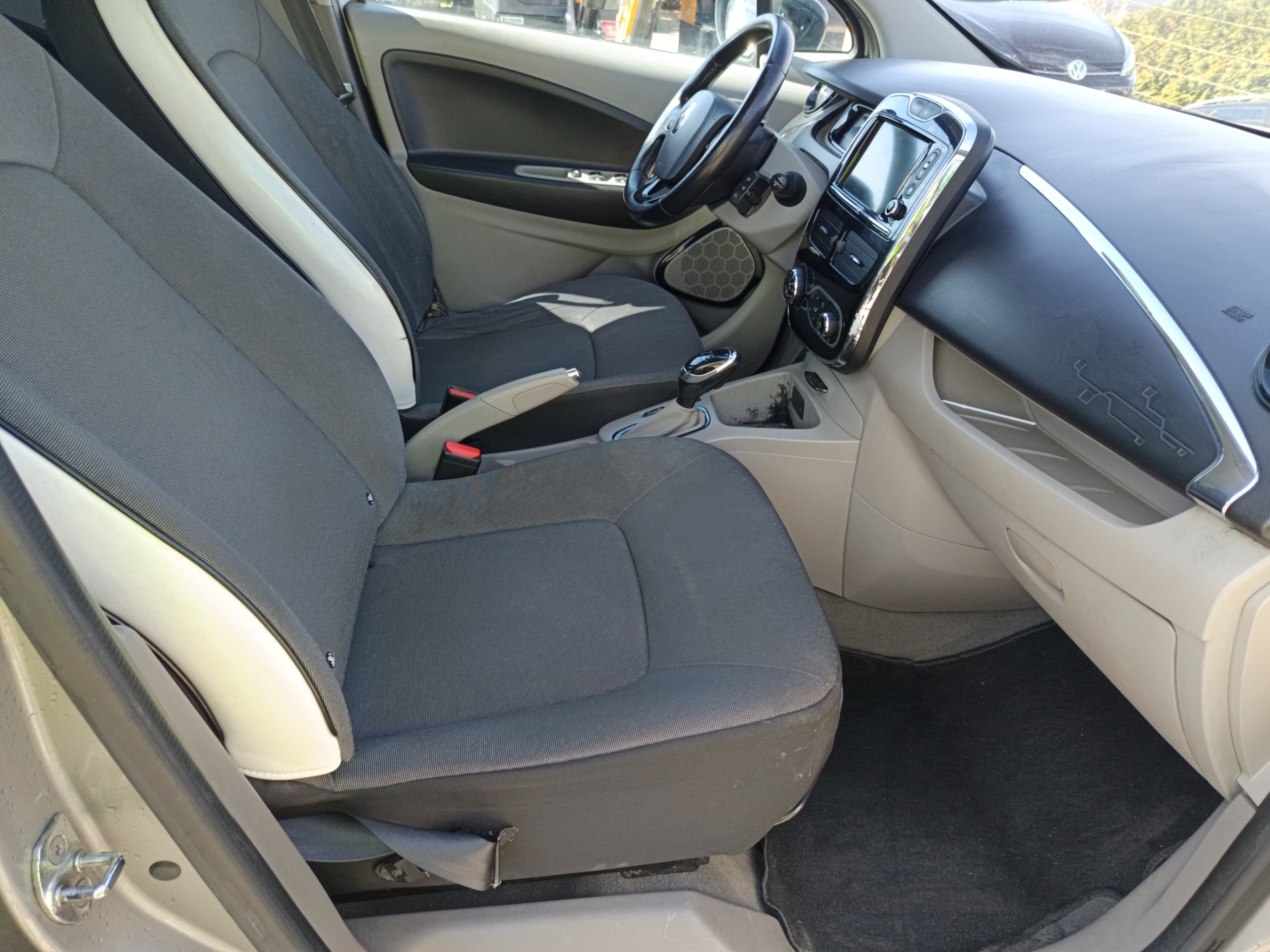 Renault Zoe · Ano 2016 — imagem 32