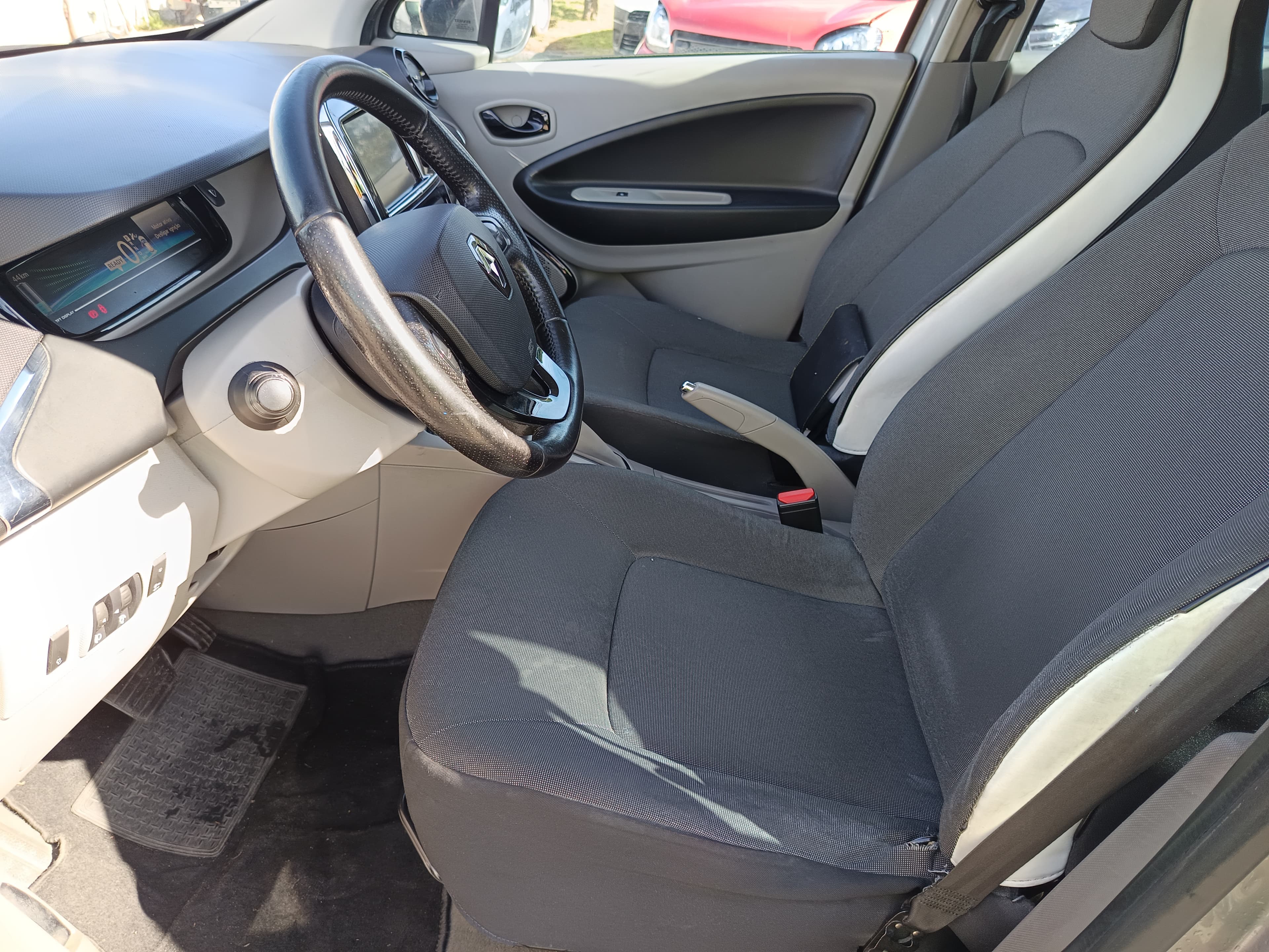 Renault Zoe · Ano 2016 — imagem 39