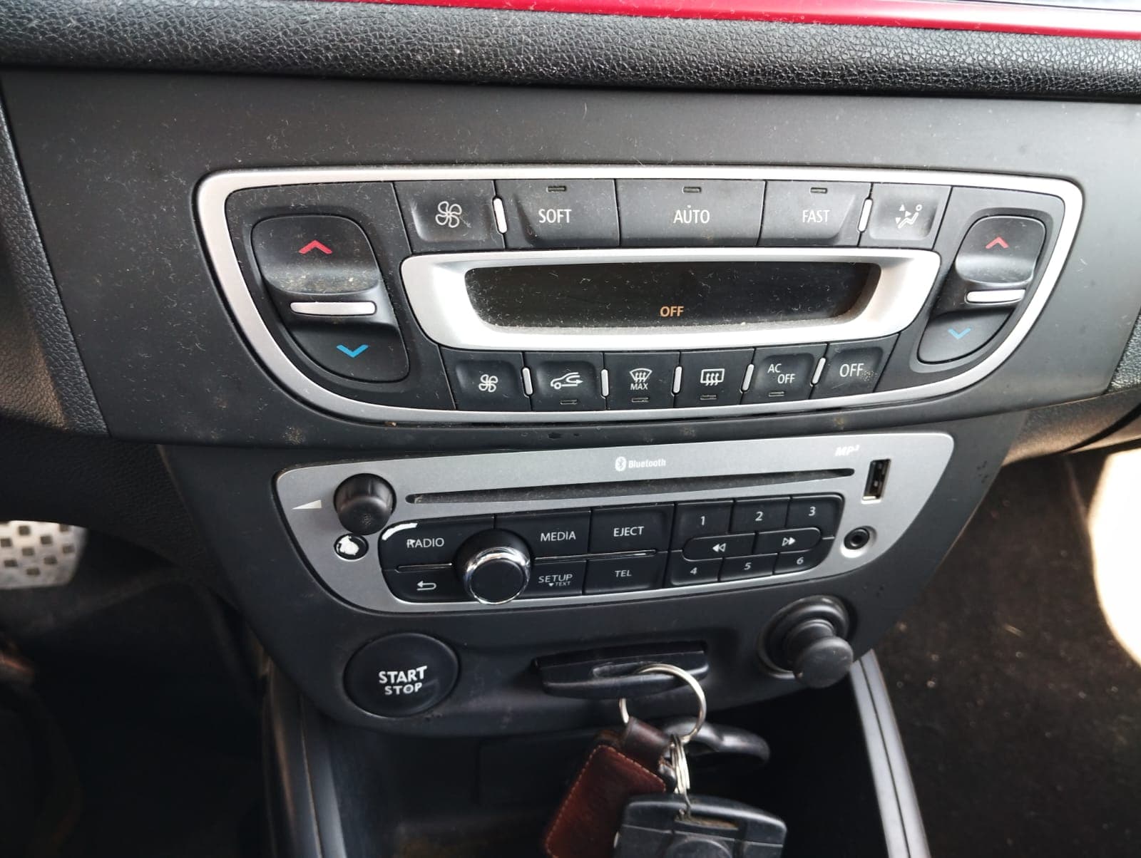 Renault Mégane · Ano 2012 — image 17