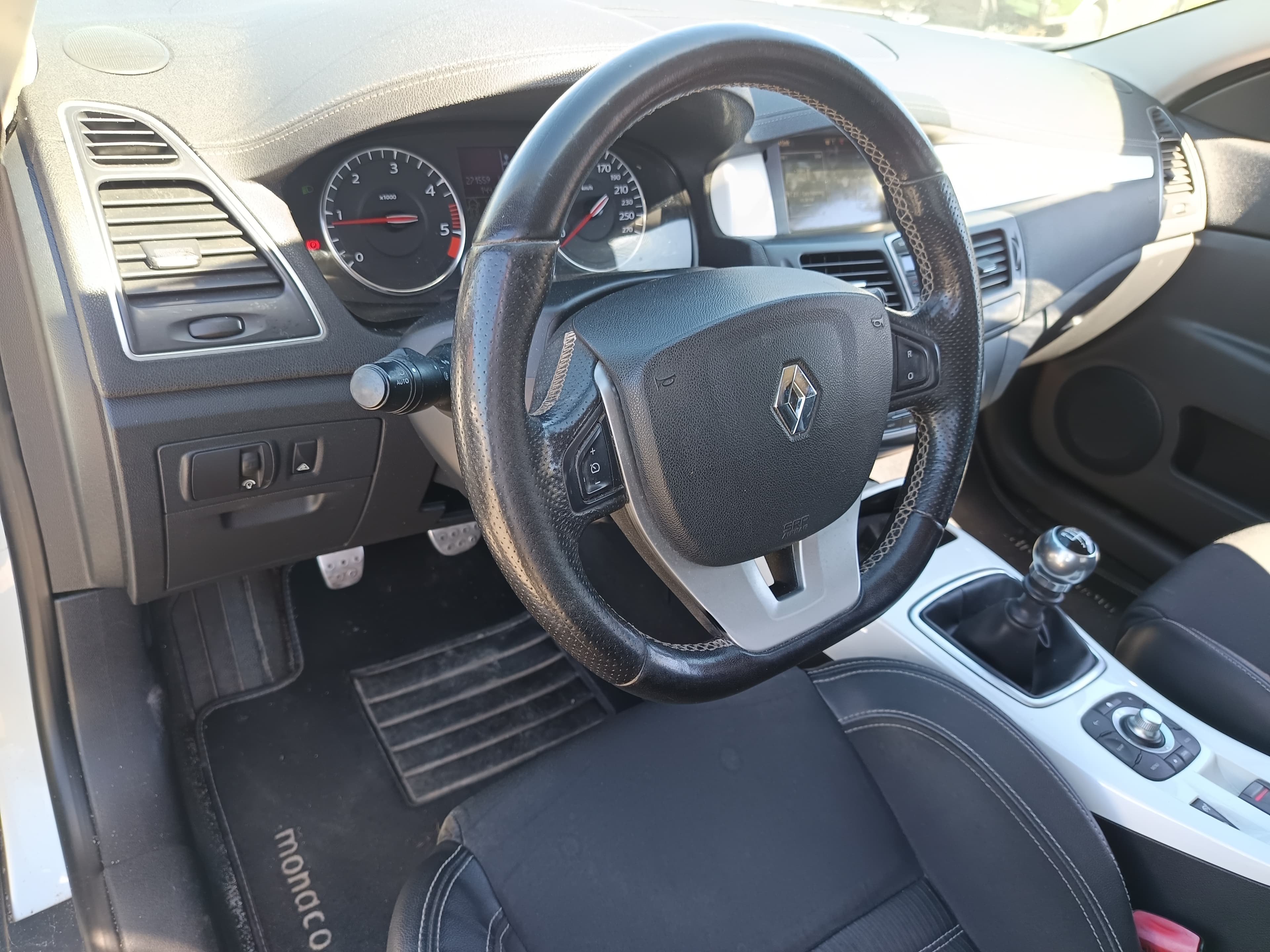 Renault Laguna · Ano 2014 — image 34