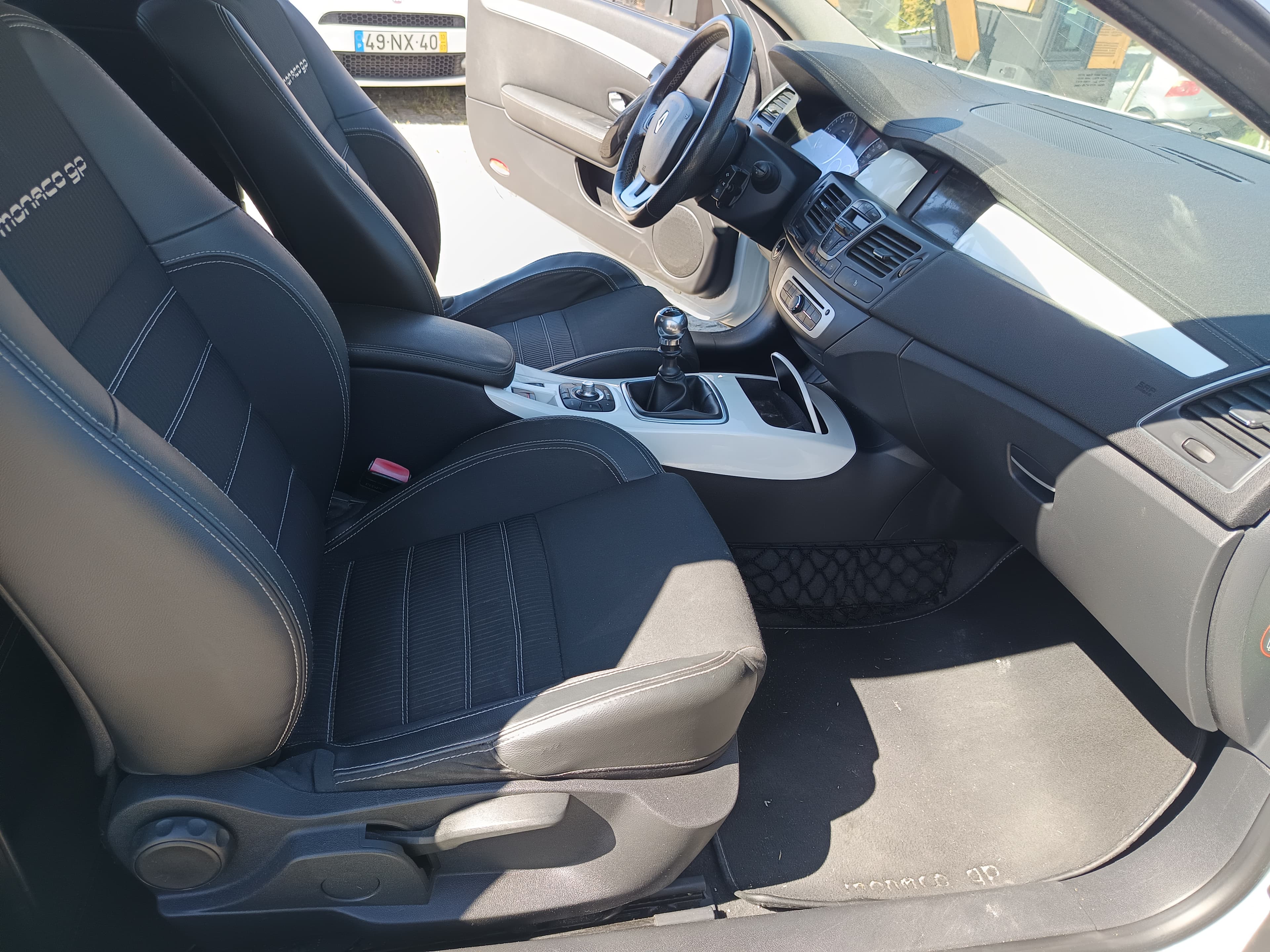 Renault Laguna · Ano 2014 — image 26