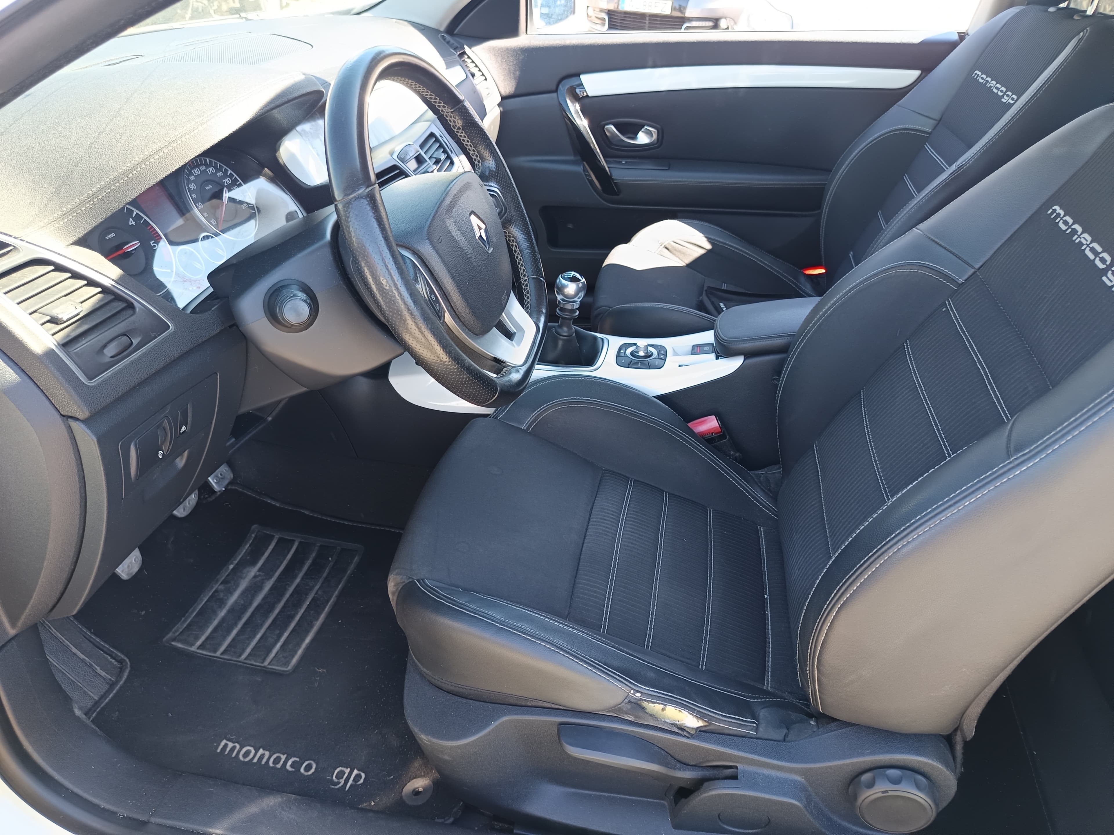 Renault Laguna · Ano 2014 — image 31