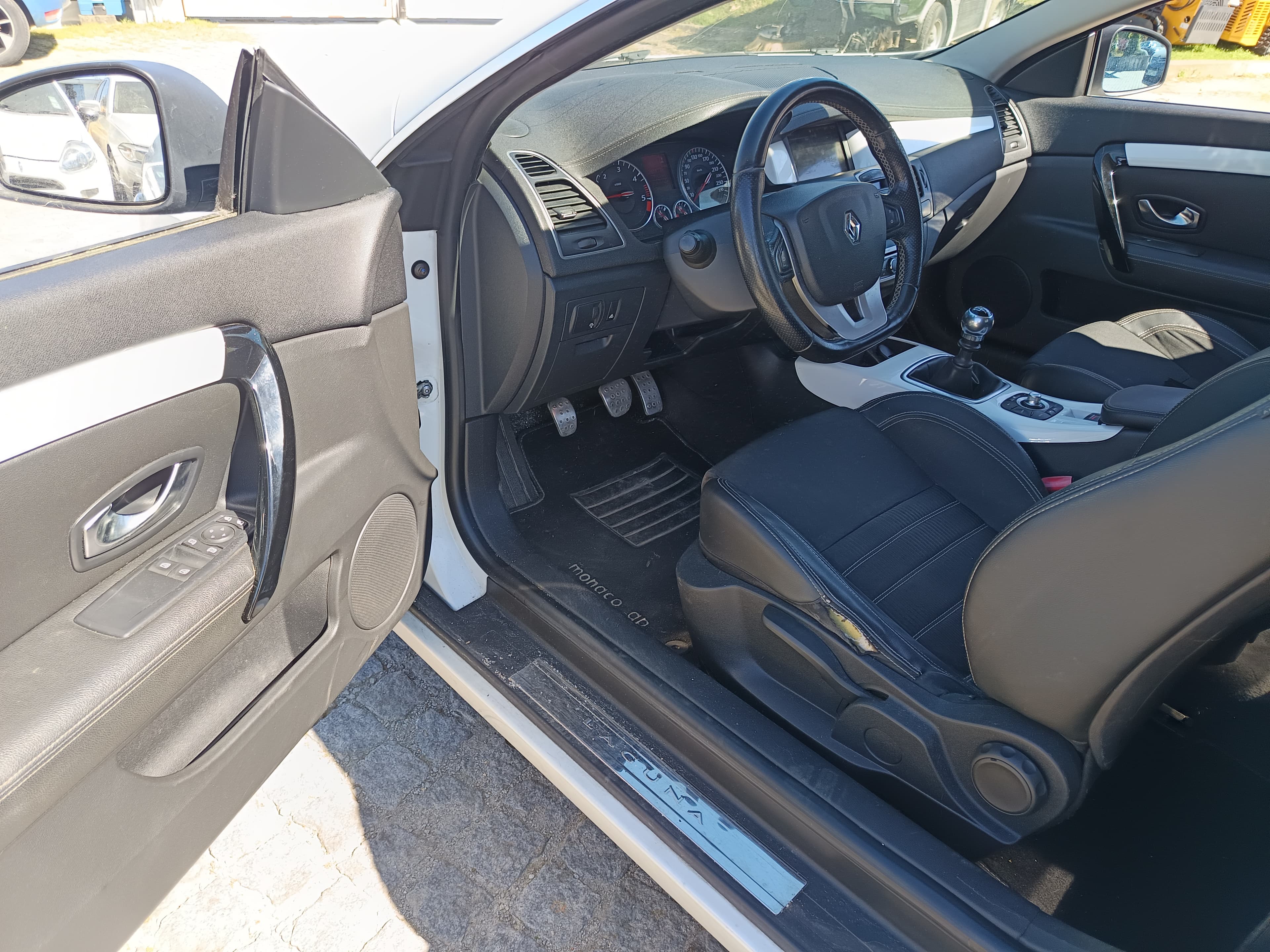 Renault Laguna · Ano 2014 — image 29