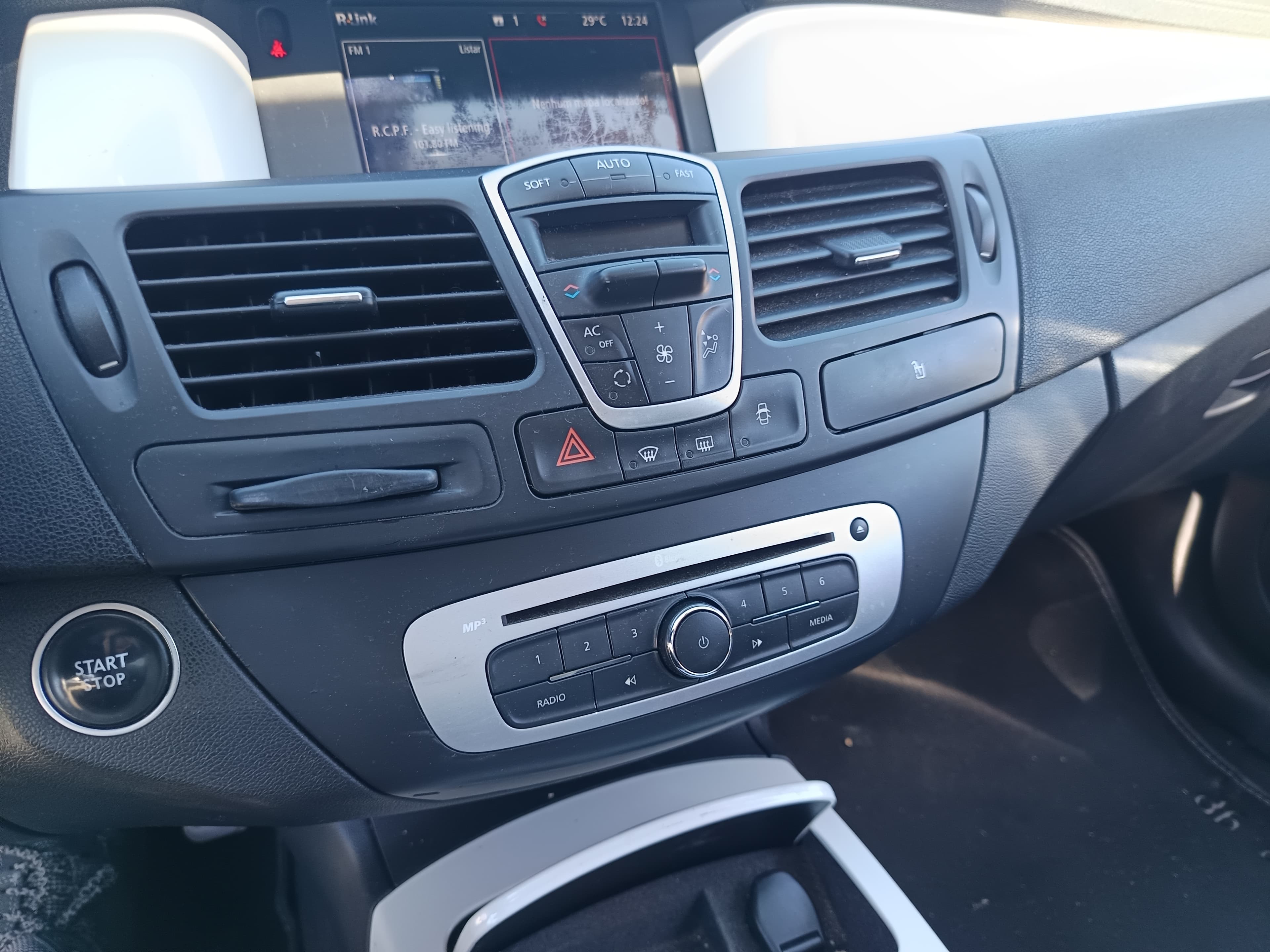Renault Laguna · Ano 2014 — image 37