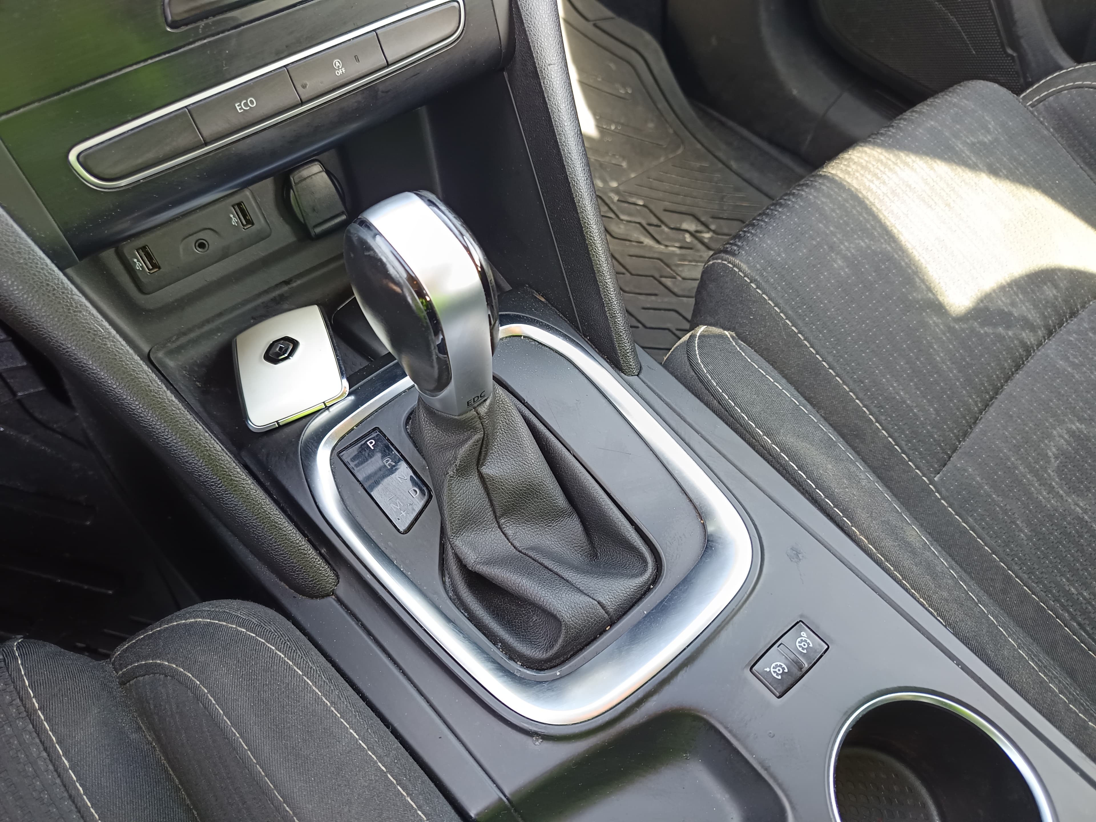 Renault Mégane · Année 2019 — image 41