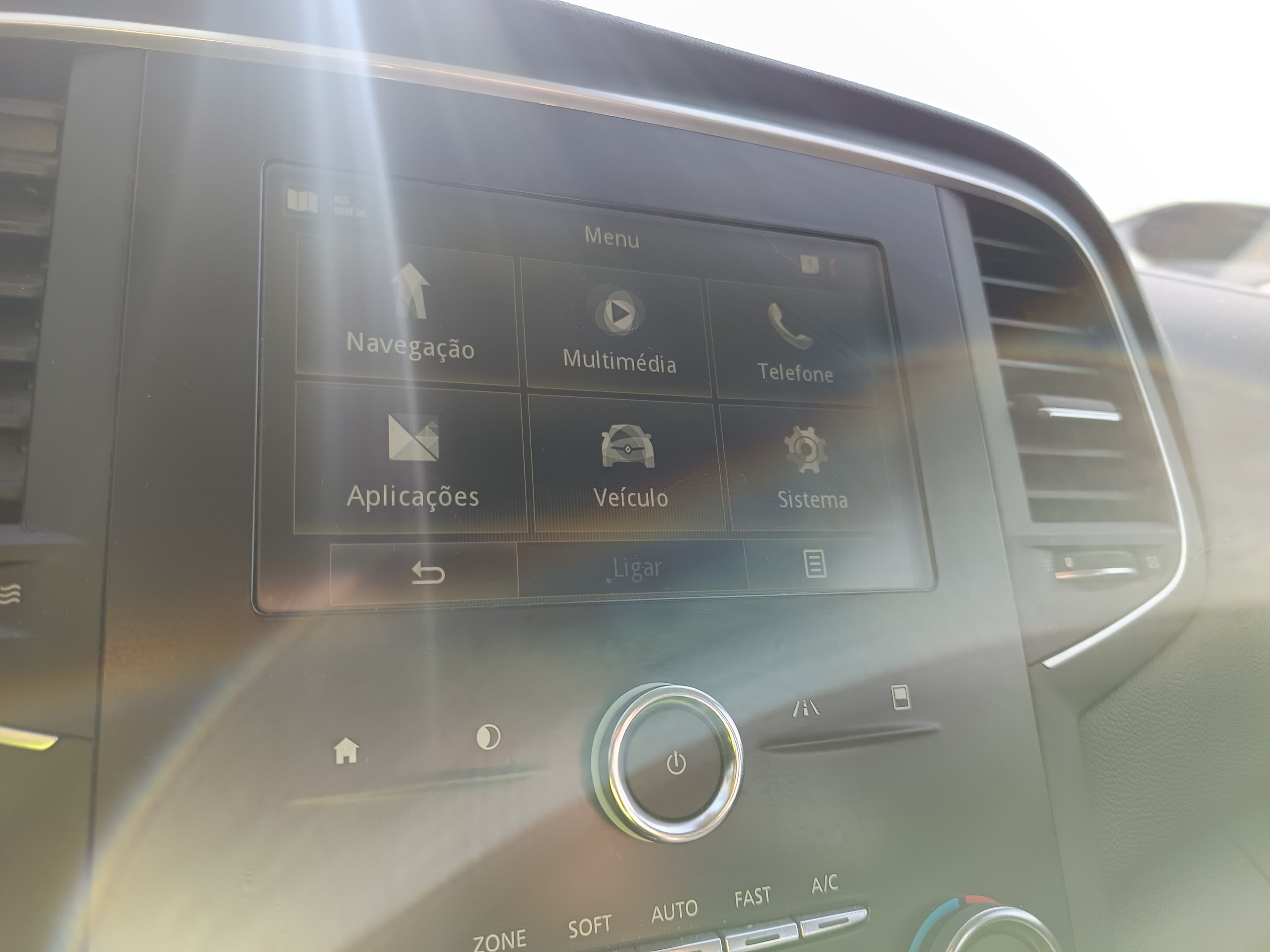 Renault Mégane · Année 2019 — image 48