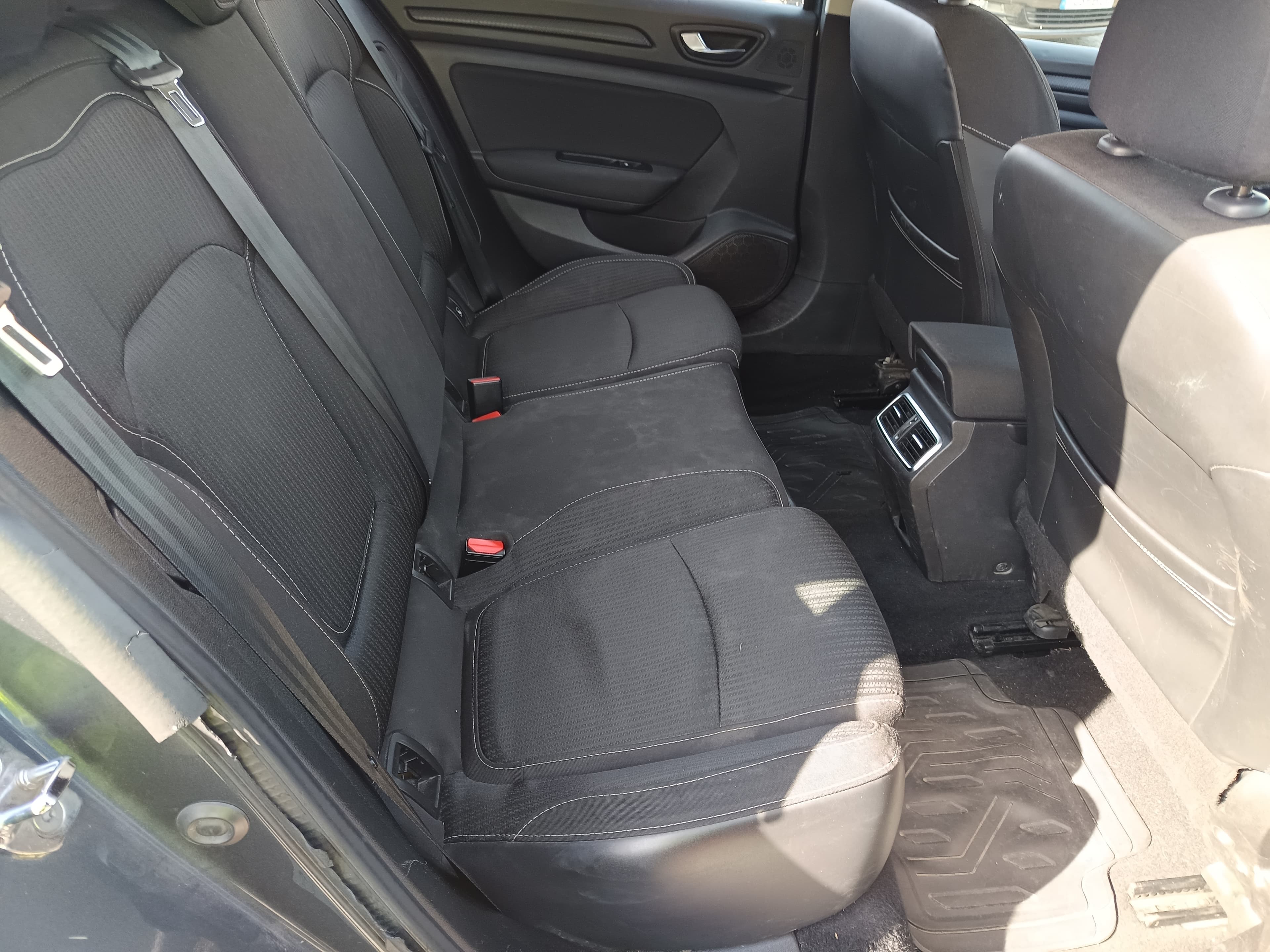 Renault Mégane · Année 2019 — image 25