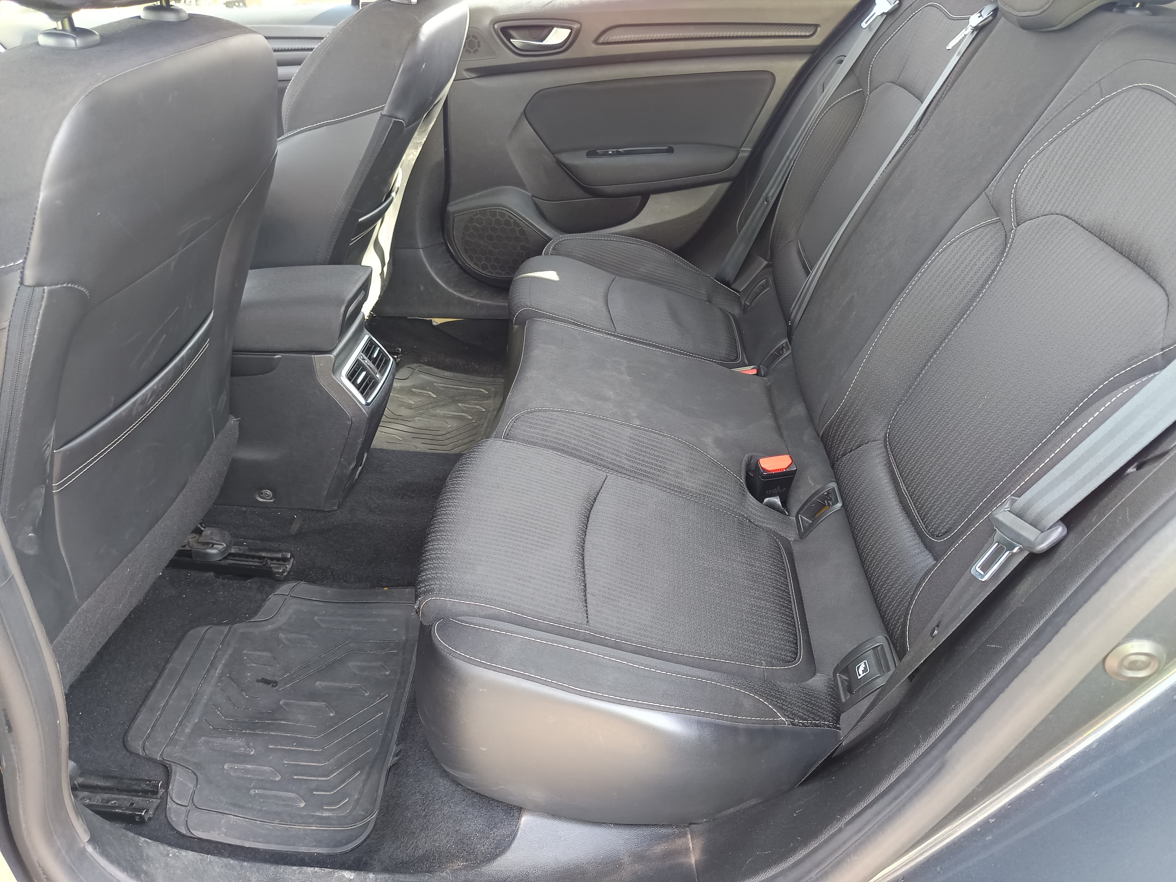 Renault Mégane · Année 2019 — image 32