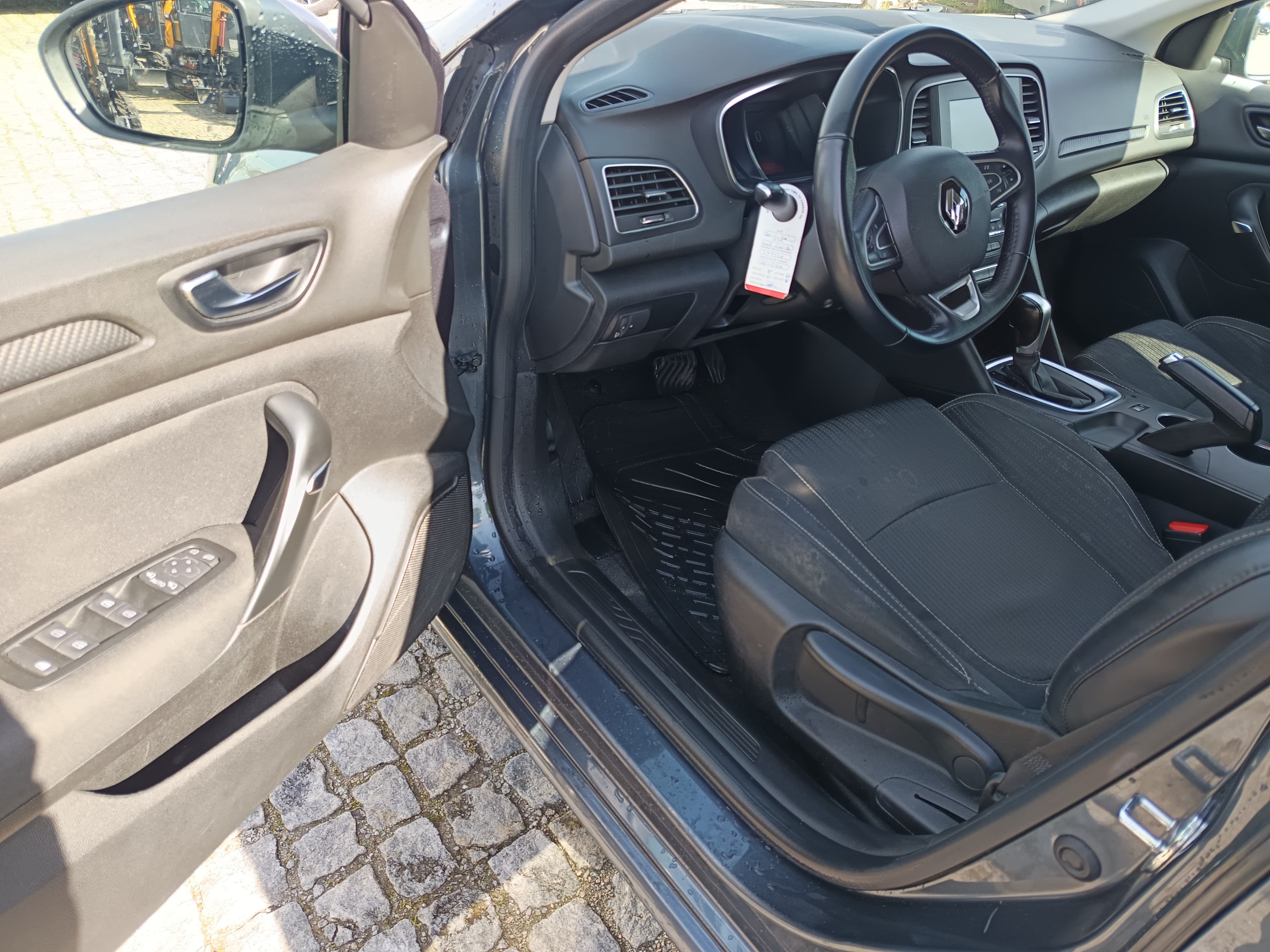 Renault Mégane · Année 2019 — image 33