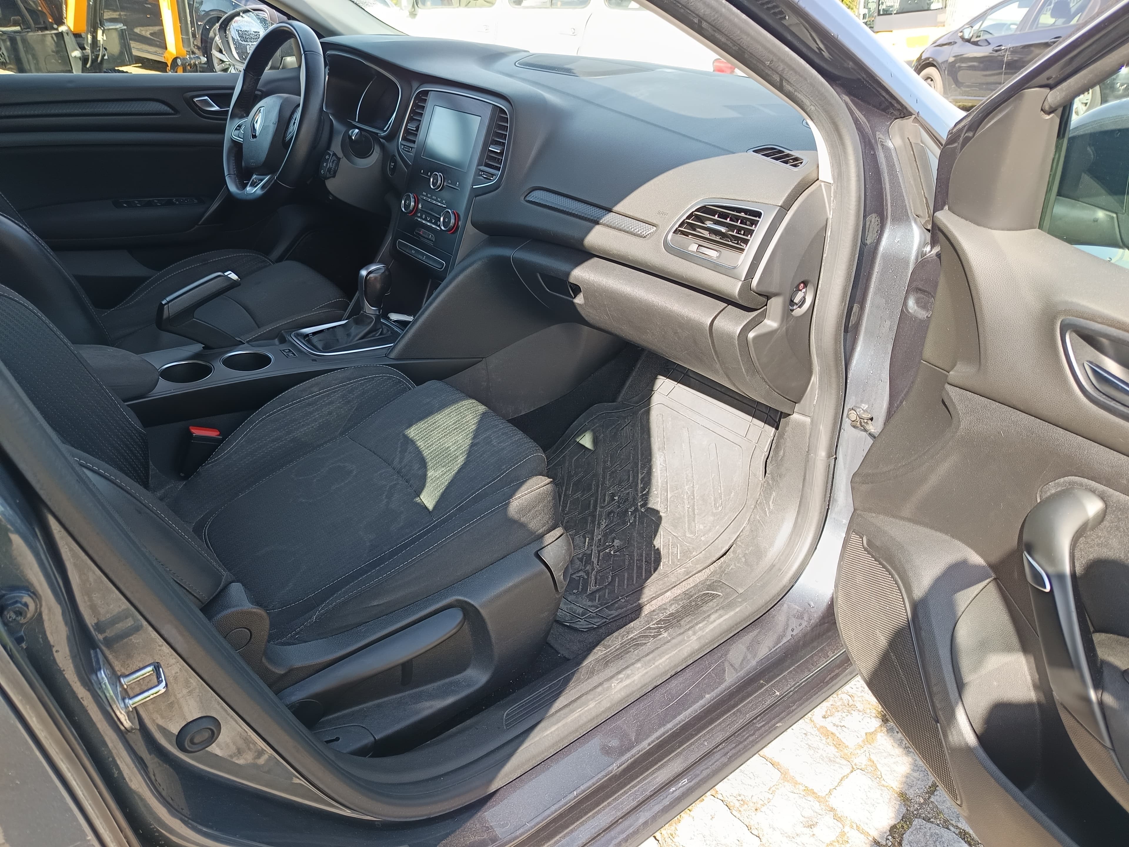 Renault Mégane · Année 2019 — image 27