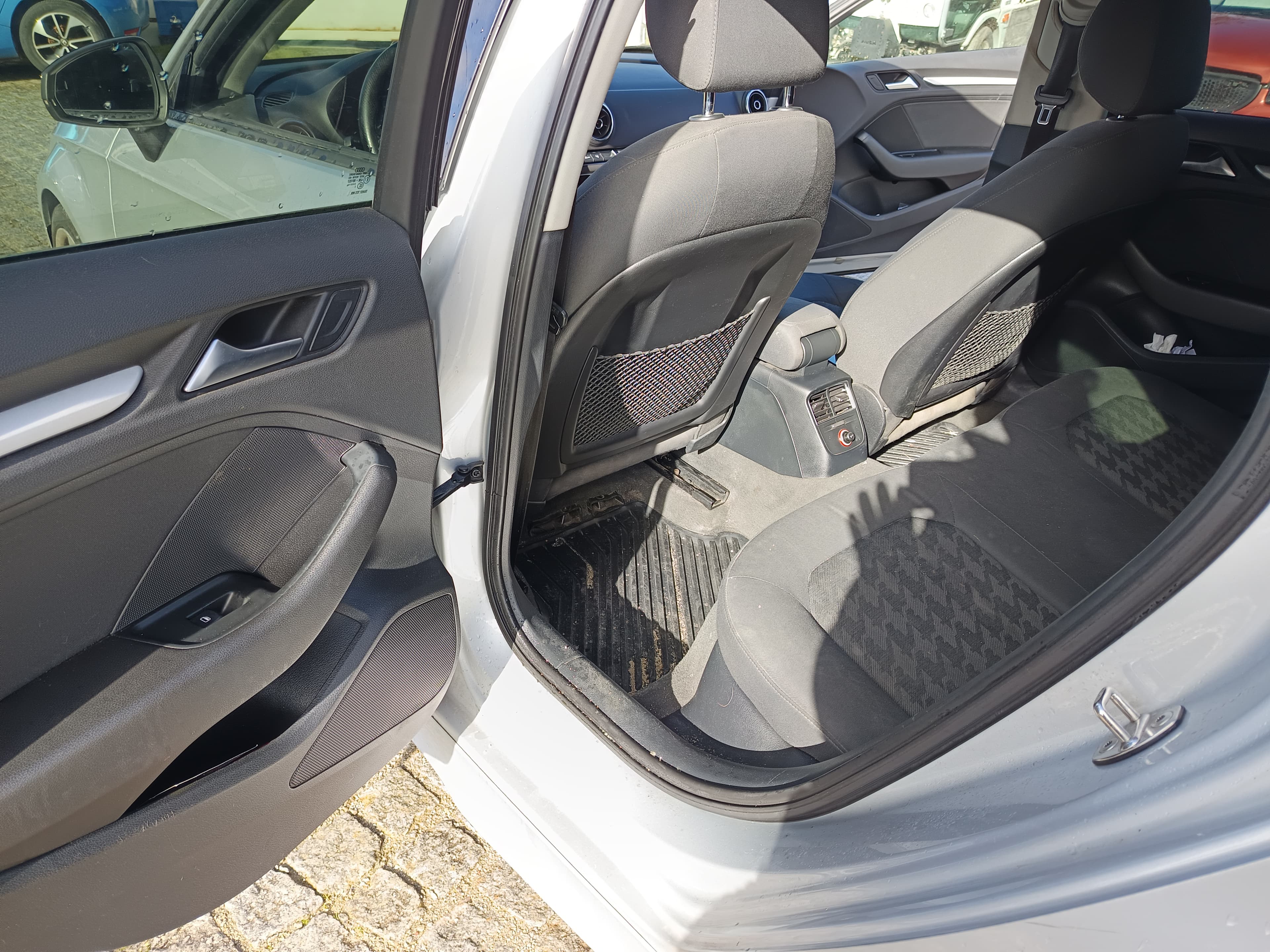 Audi A3 · Ano 2014 — image 29