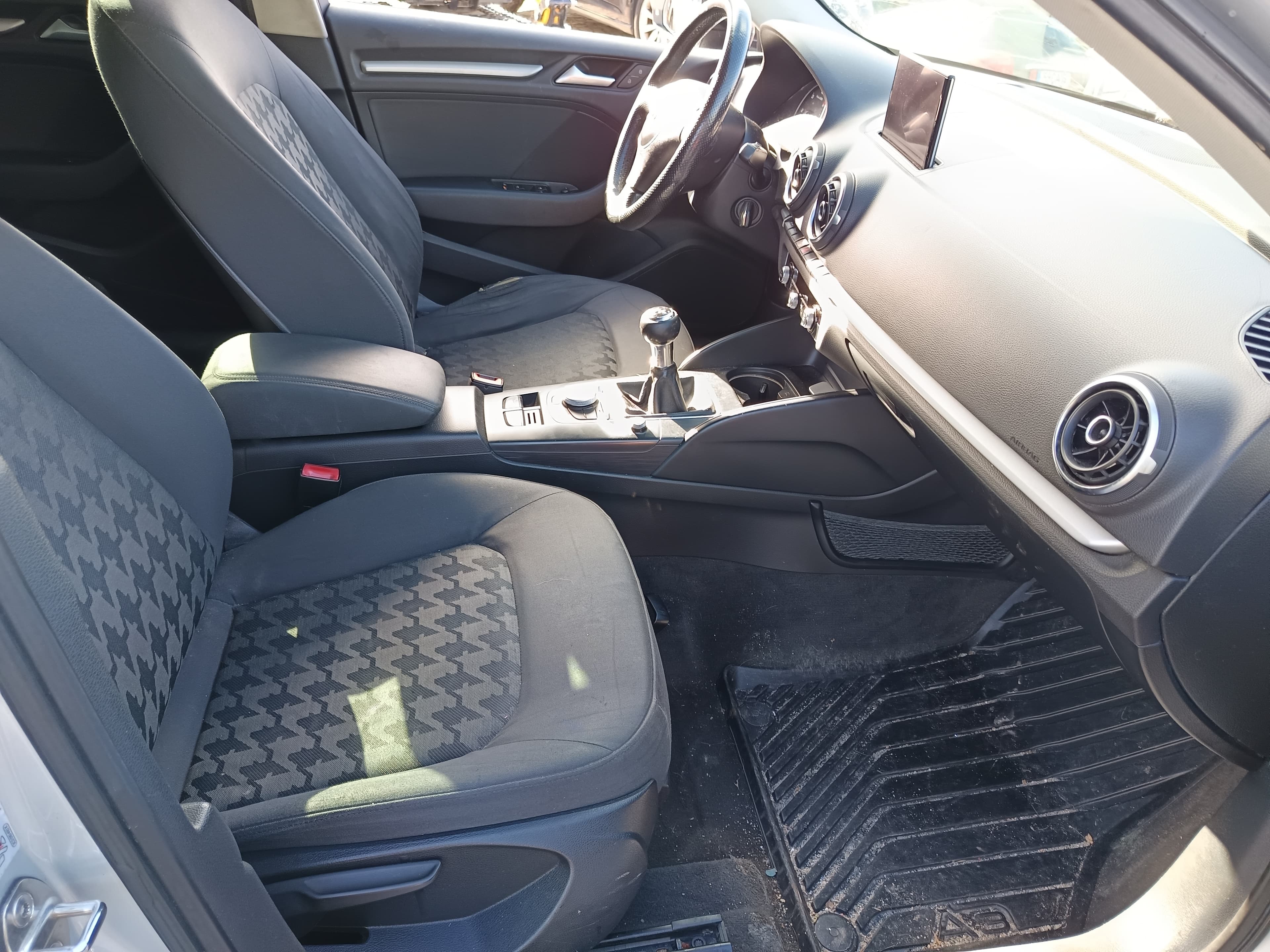 Audi A3 · Ano 2014 — image 28