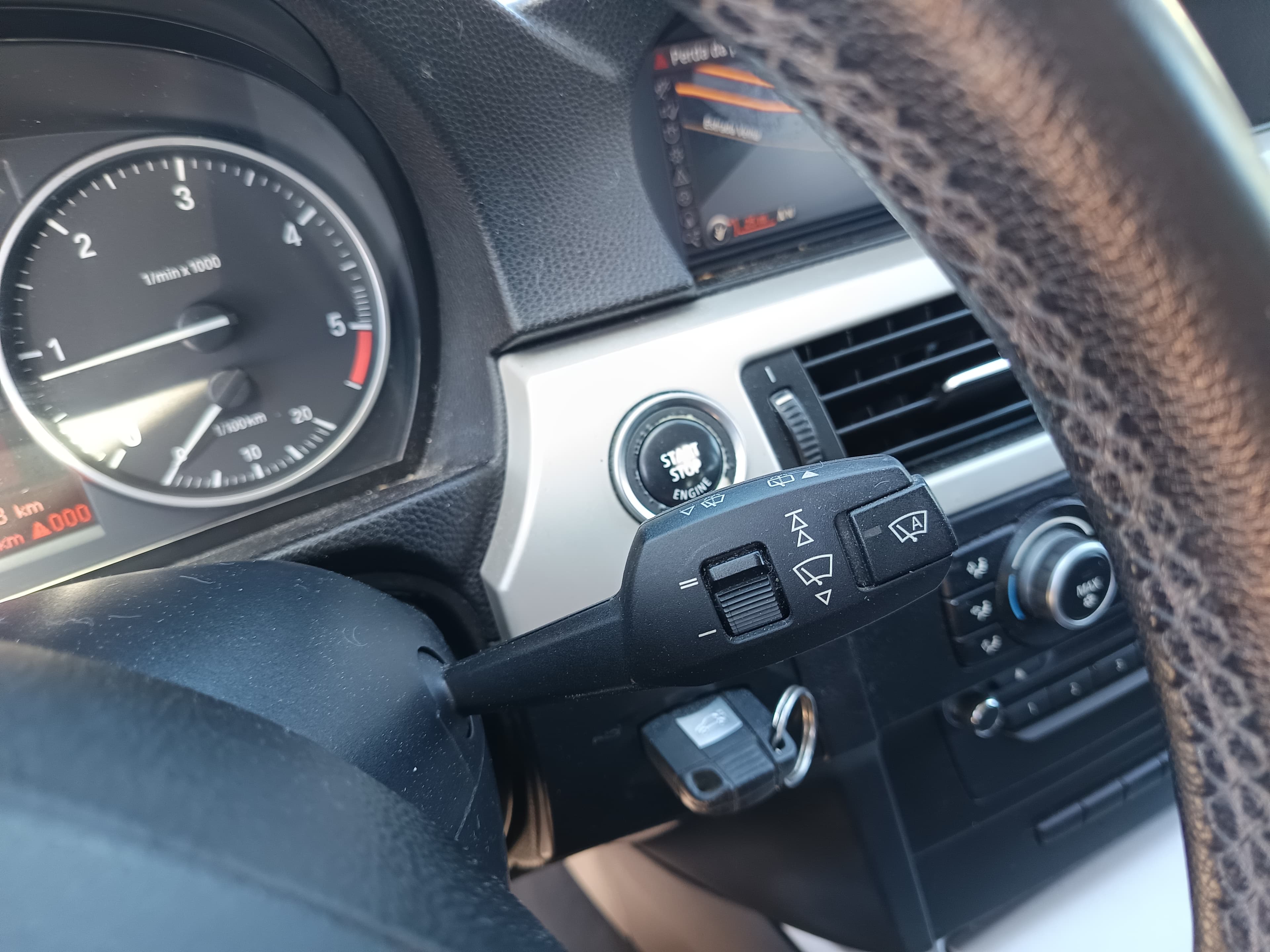 BMW 320d · Ano 2010 — image 41
