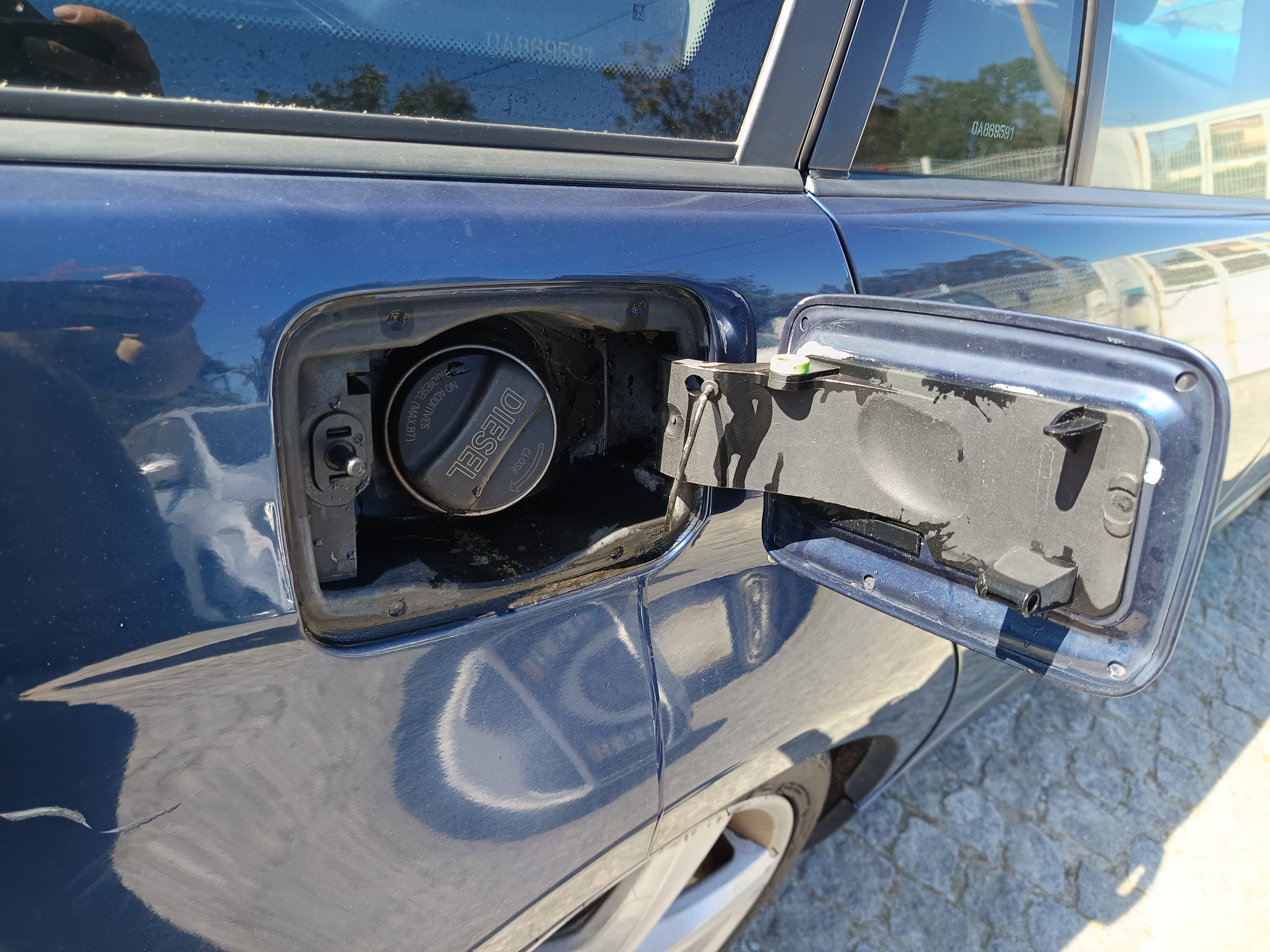 BMW 320d · Ano 2010 — image 16