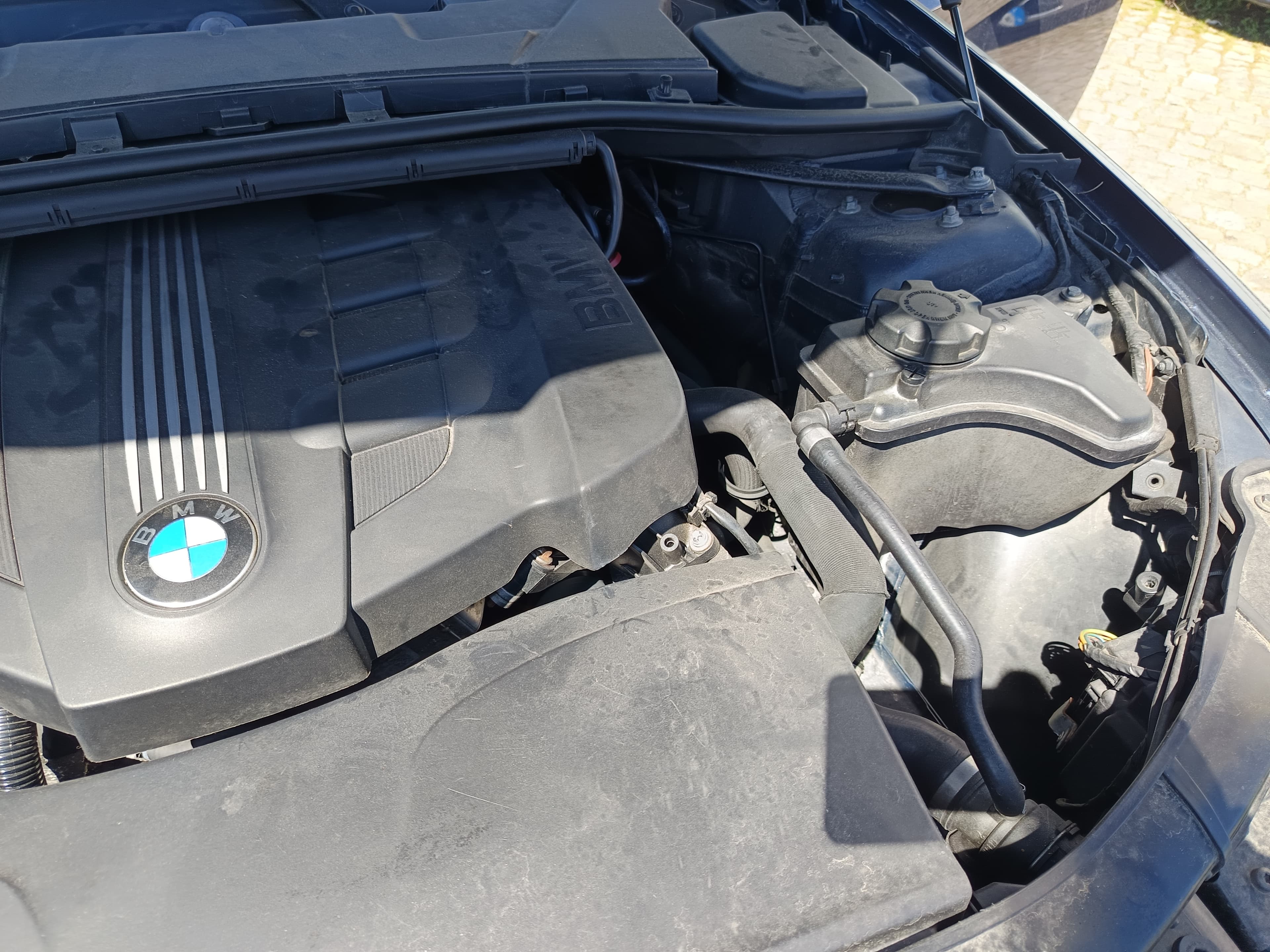 BMW 320d · Ano 2010 — image 13