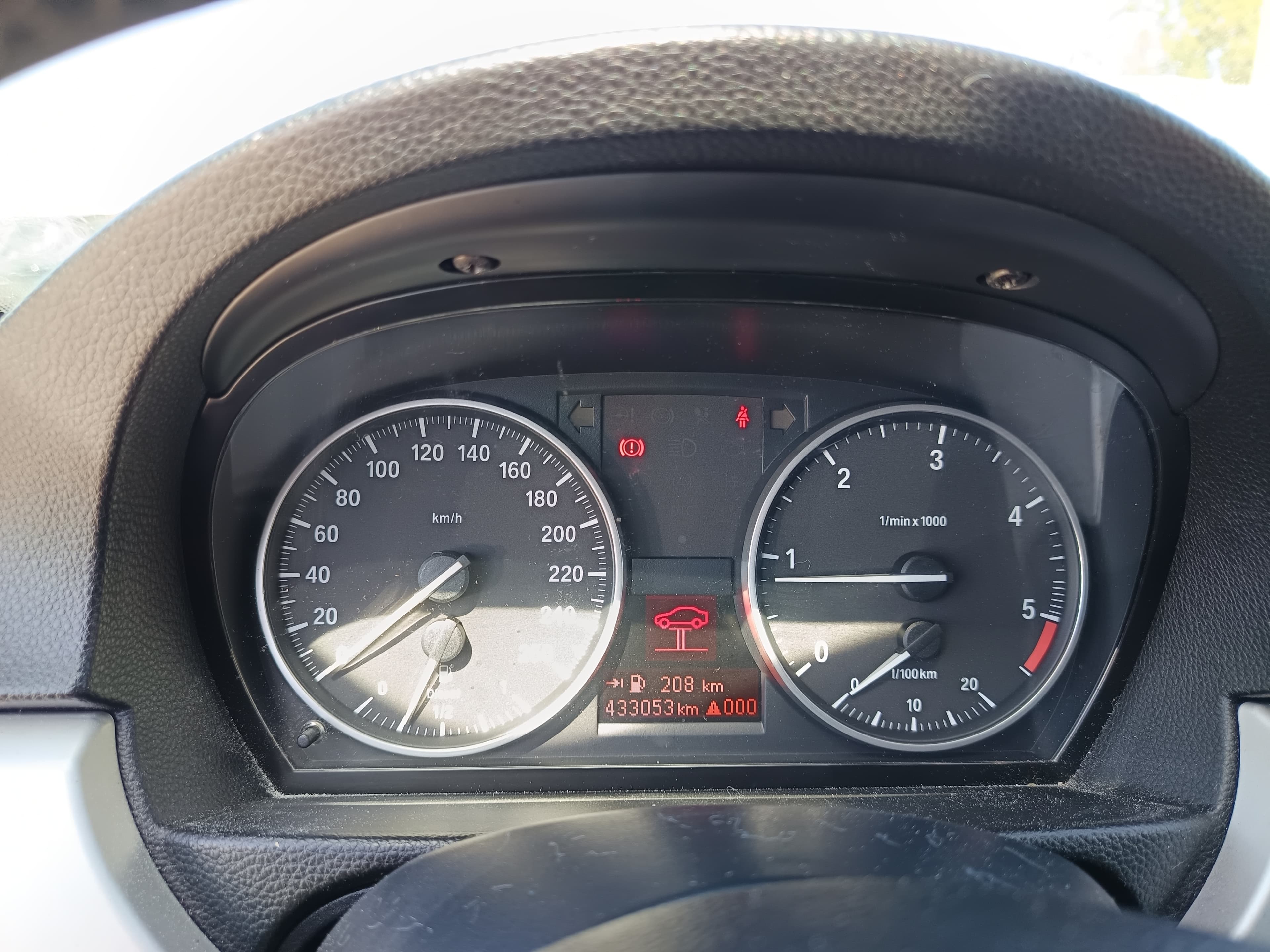 BMW 320d · Ano 2010 — image 40