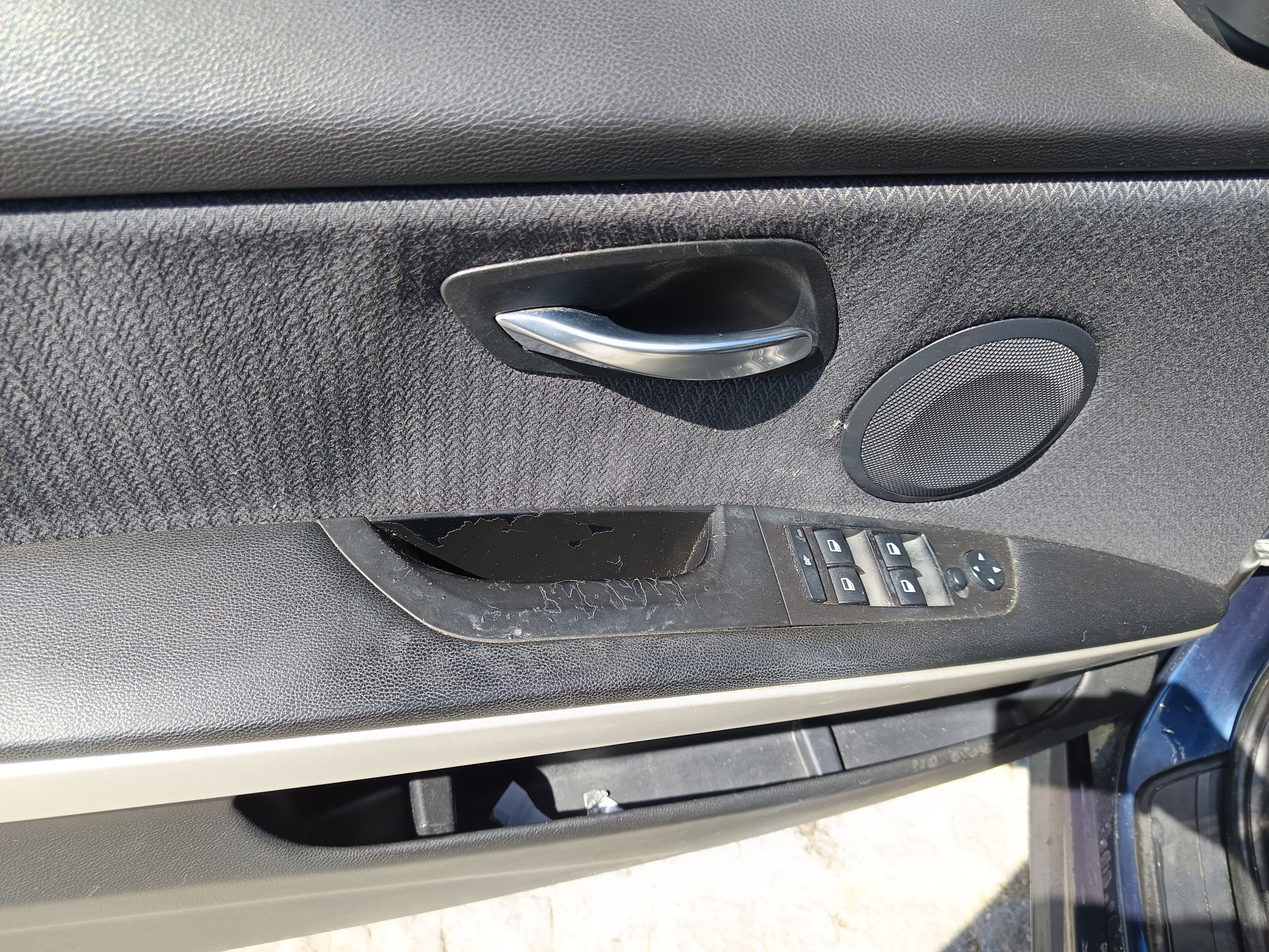 BMW 320d · Ano 2010 — image 30