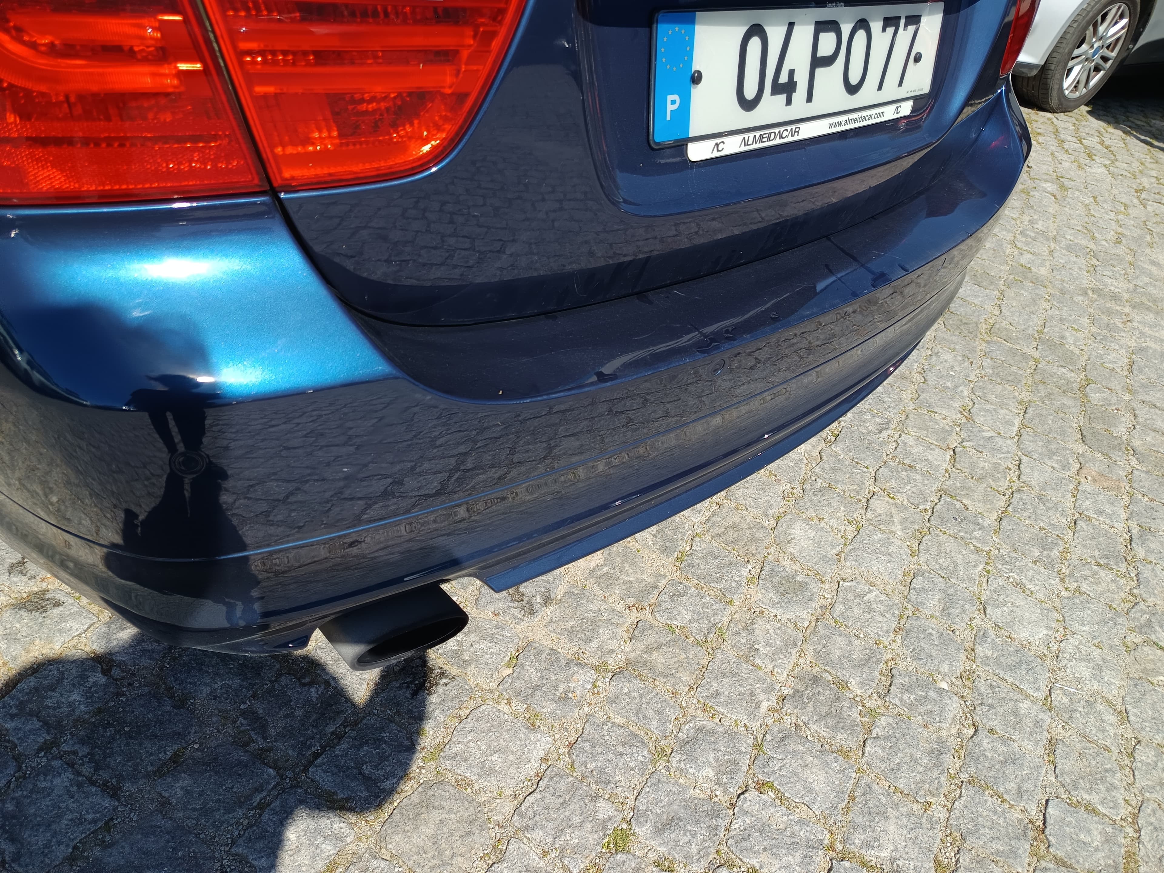 BMW 320d · Ano 2010 — image 15