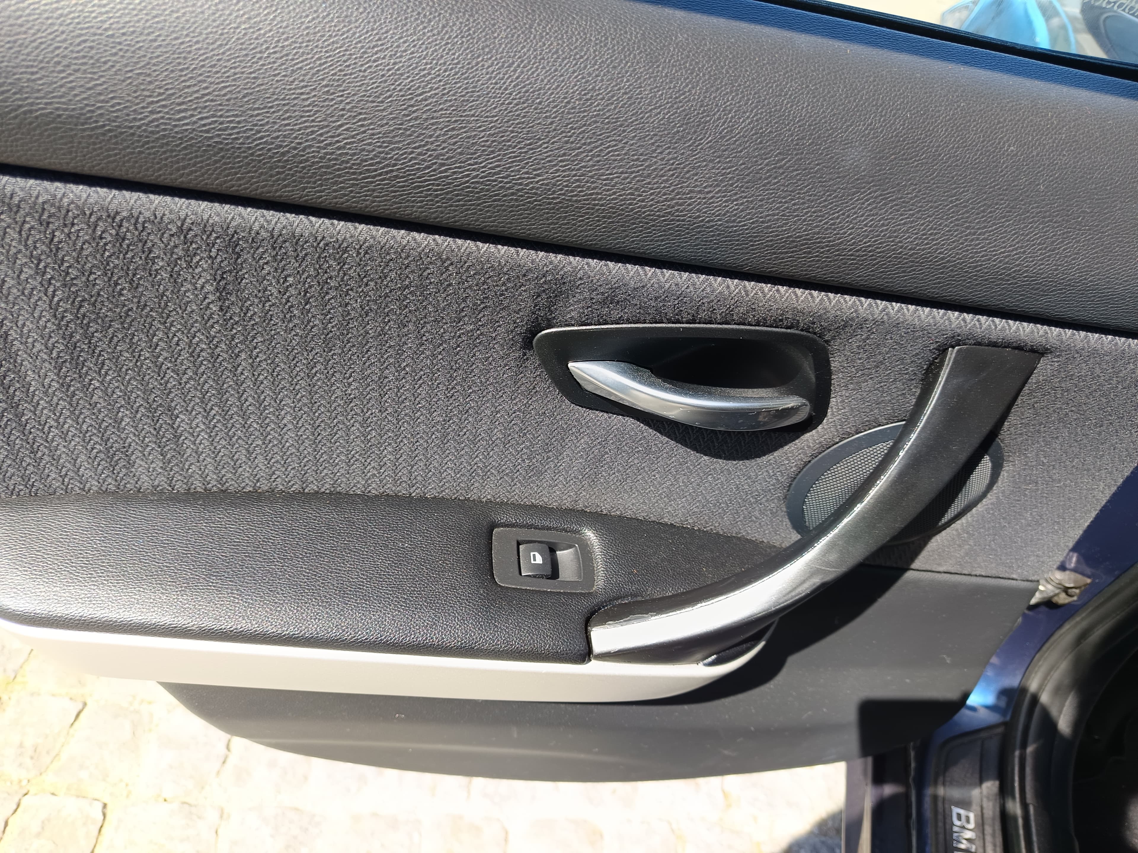 BMW 320d · Ano 2010 — image 27