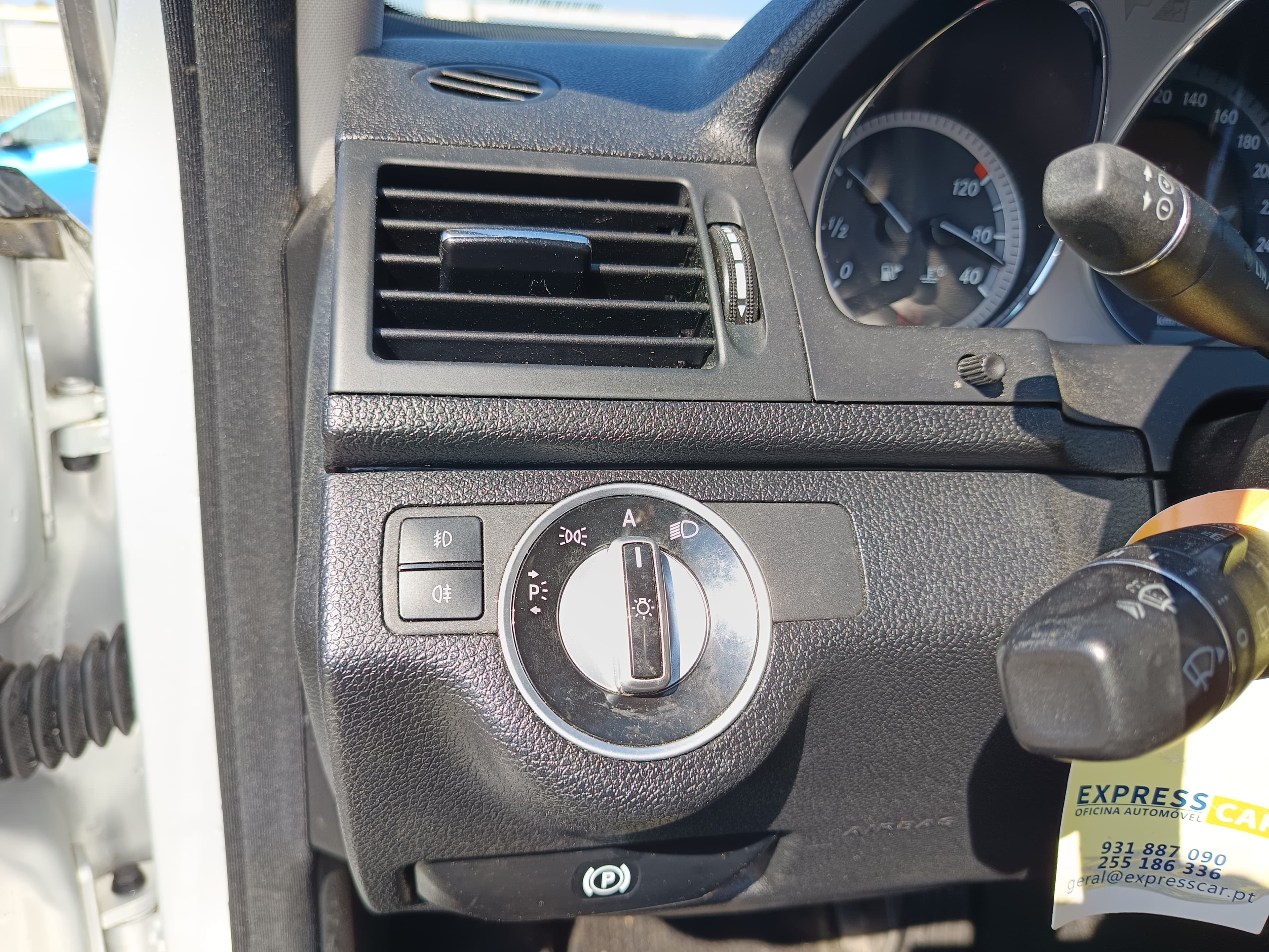 Mercedes-Benz C200 Avantgard · Ano 2010 — imagem 45