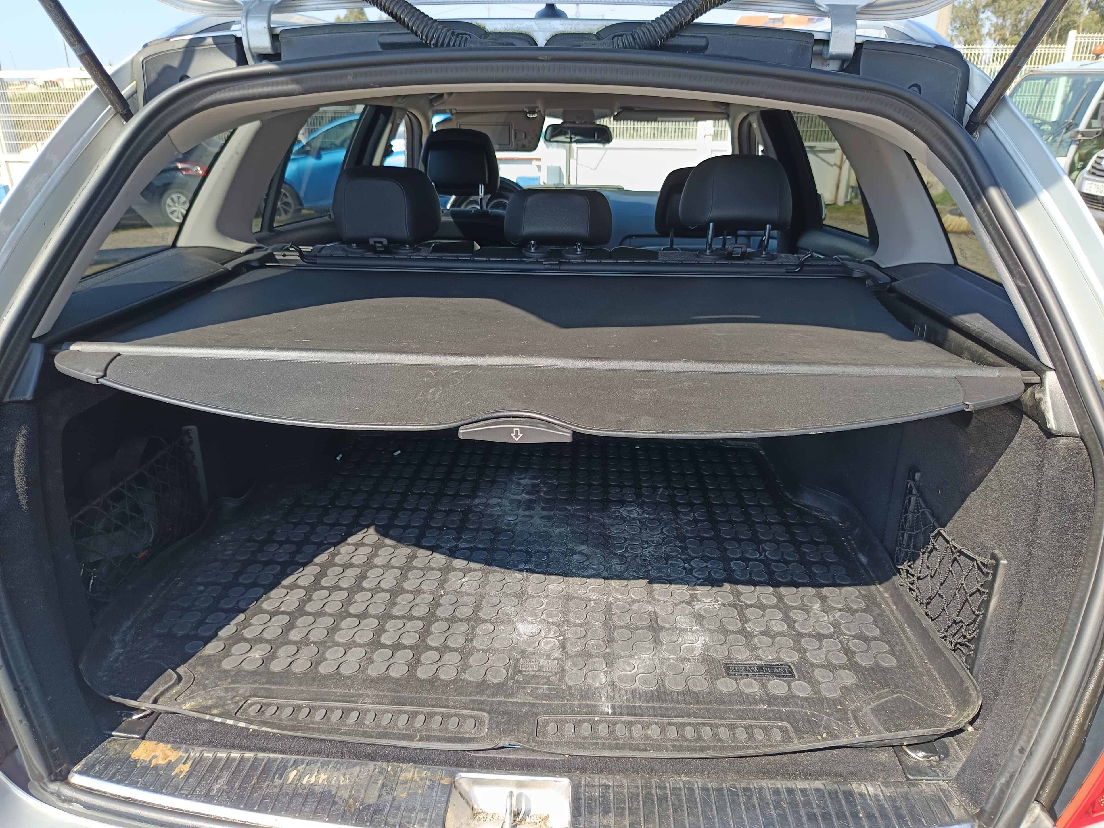 Mercedes-Benz C200 Avantgard · Ano 2010 — imagem 21