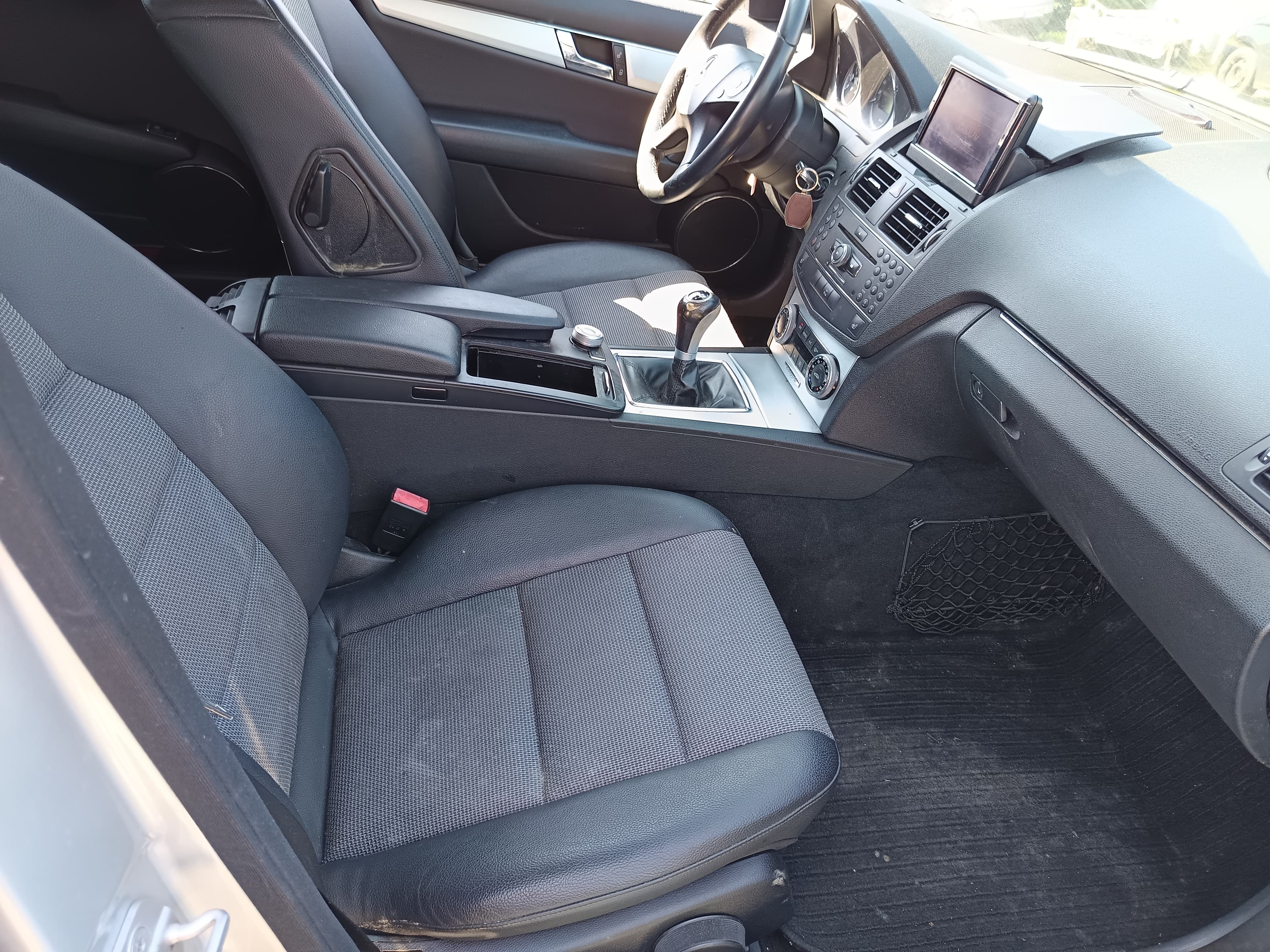 Mercedes-Benz C200 Avantgard · Ano 2010 — imagem 27