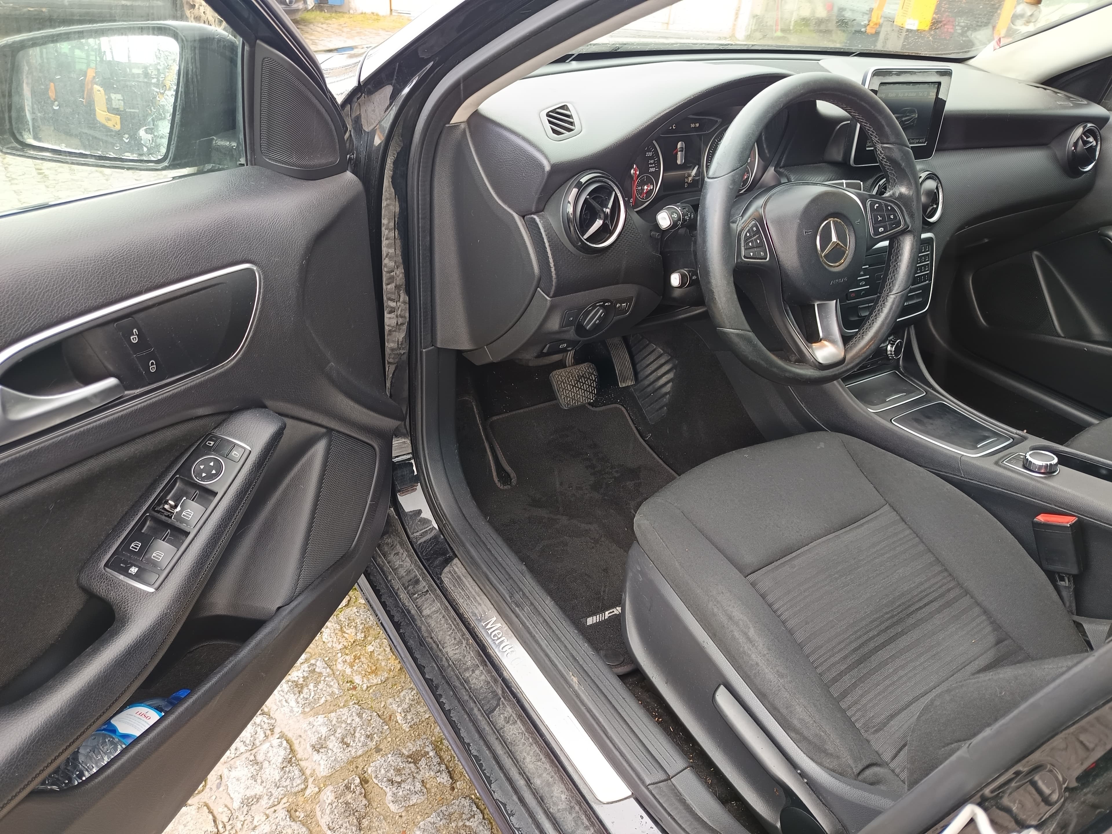 Mercedes-Benz A160 · Ano 2017 — imagem 34