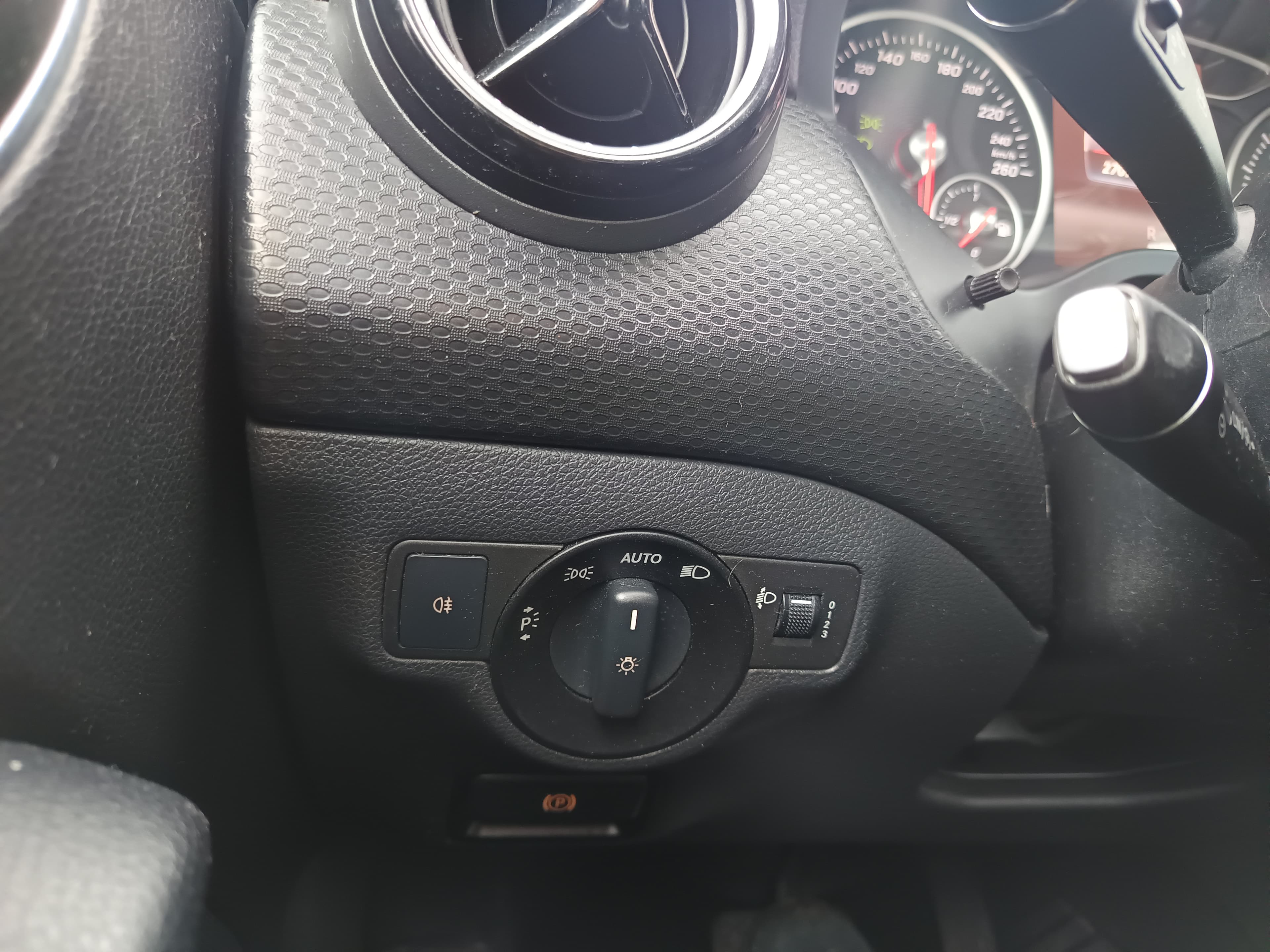 Mercedes-Benz A160 · Ano 2017 — imagem 21