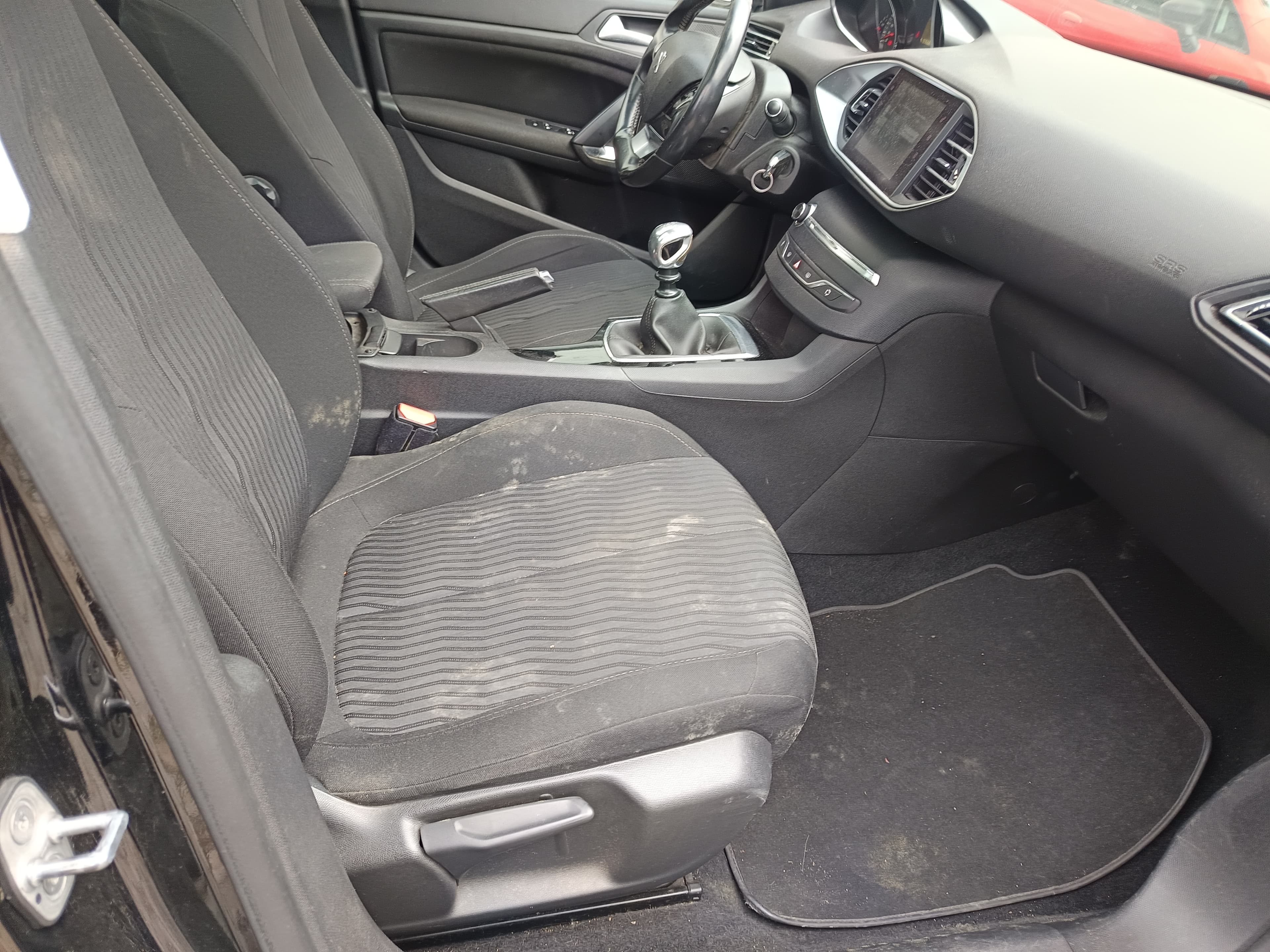 Peugeot 308 · Ano 2014 — imagen 34