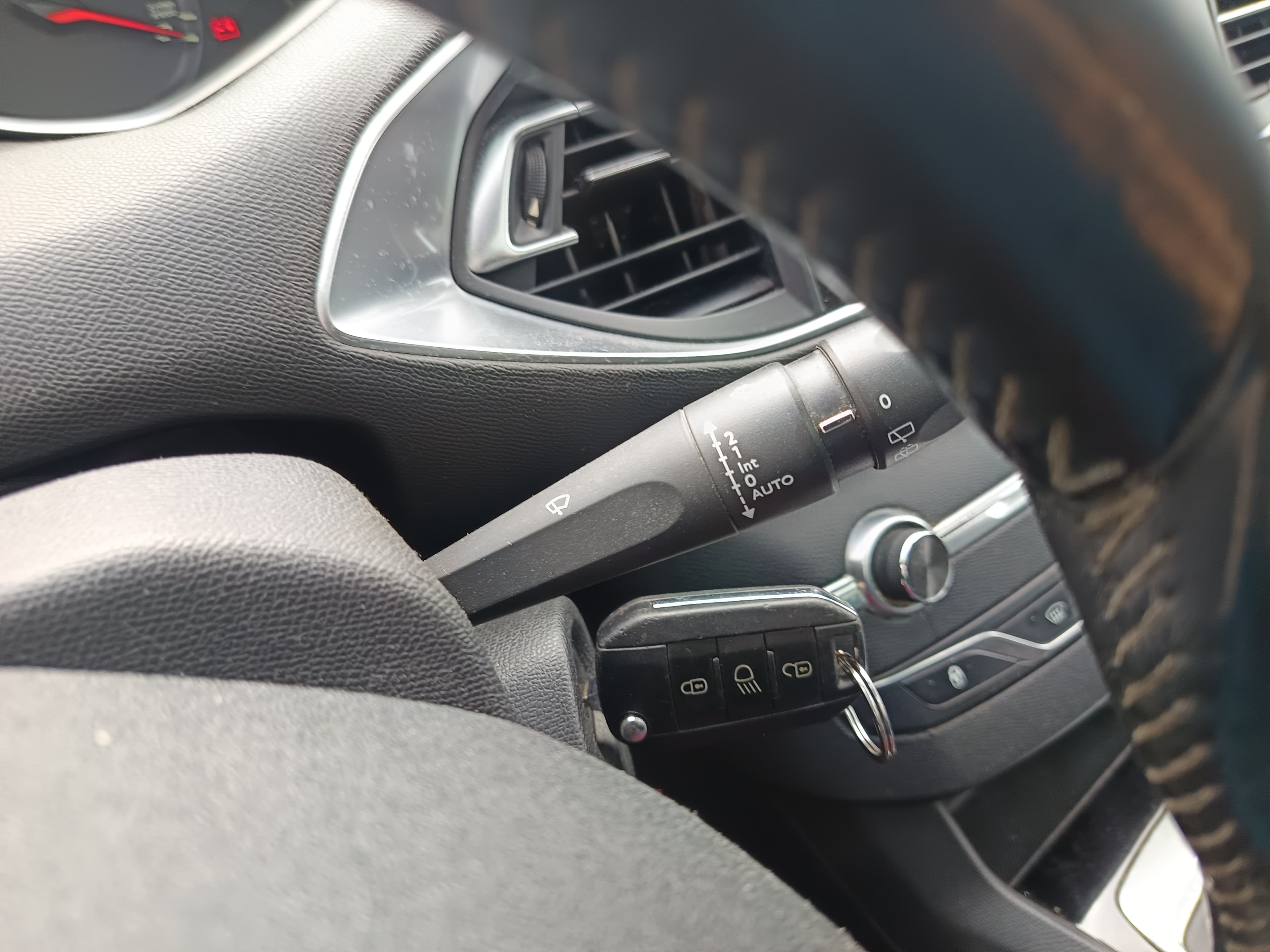 Peugeot 308 · Ano 2014 — imagen 52
