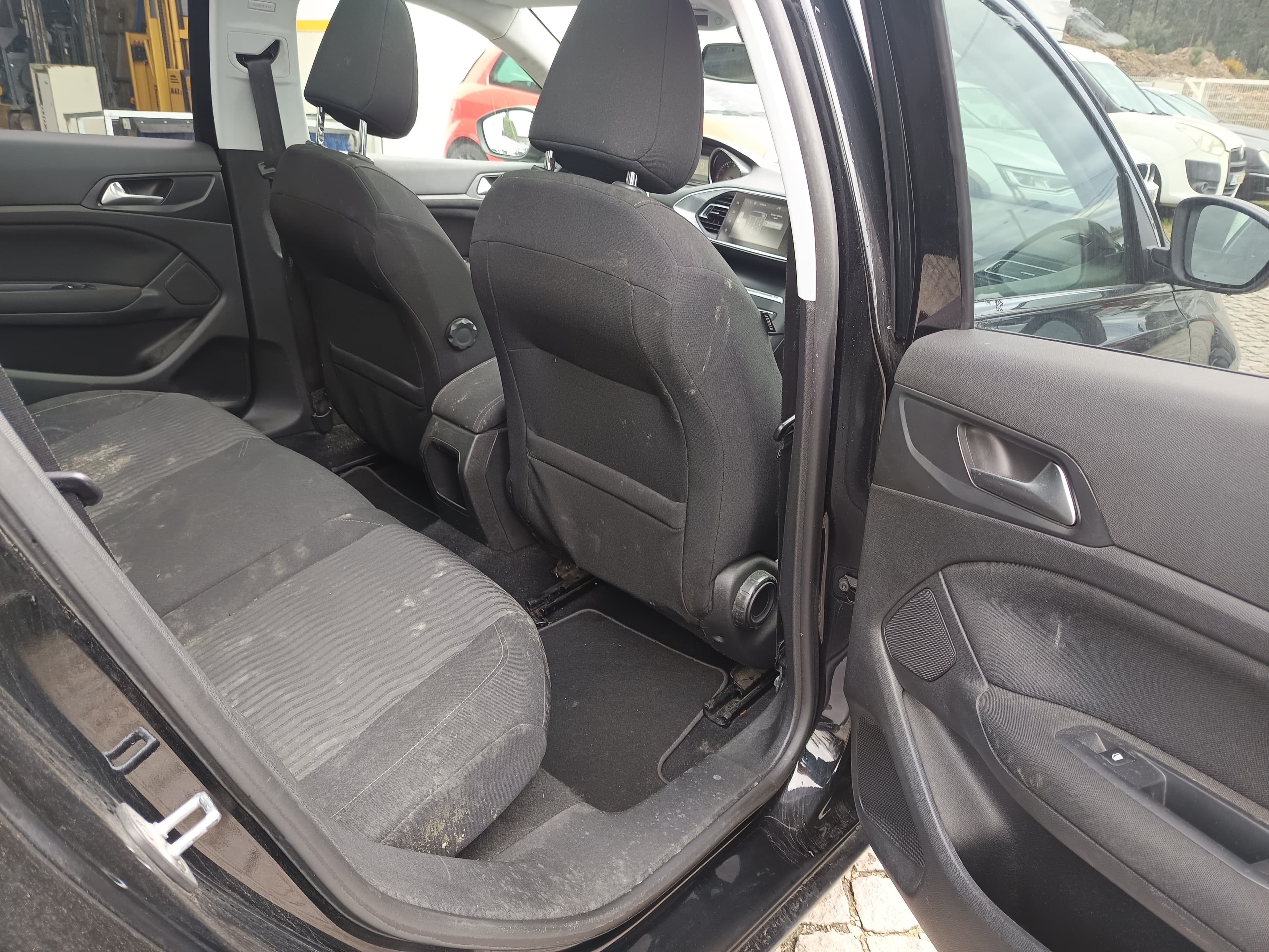 Peugeot 308 · Ano 2014 — imagen 29