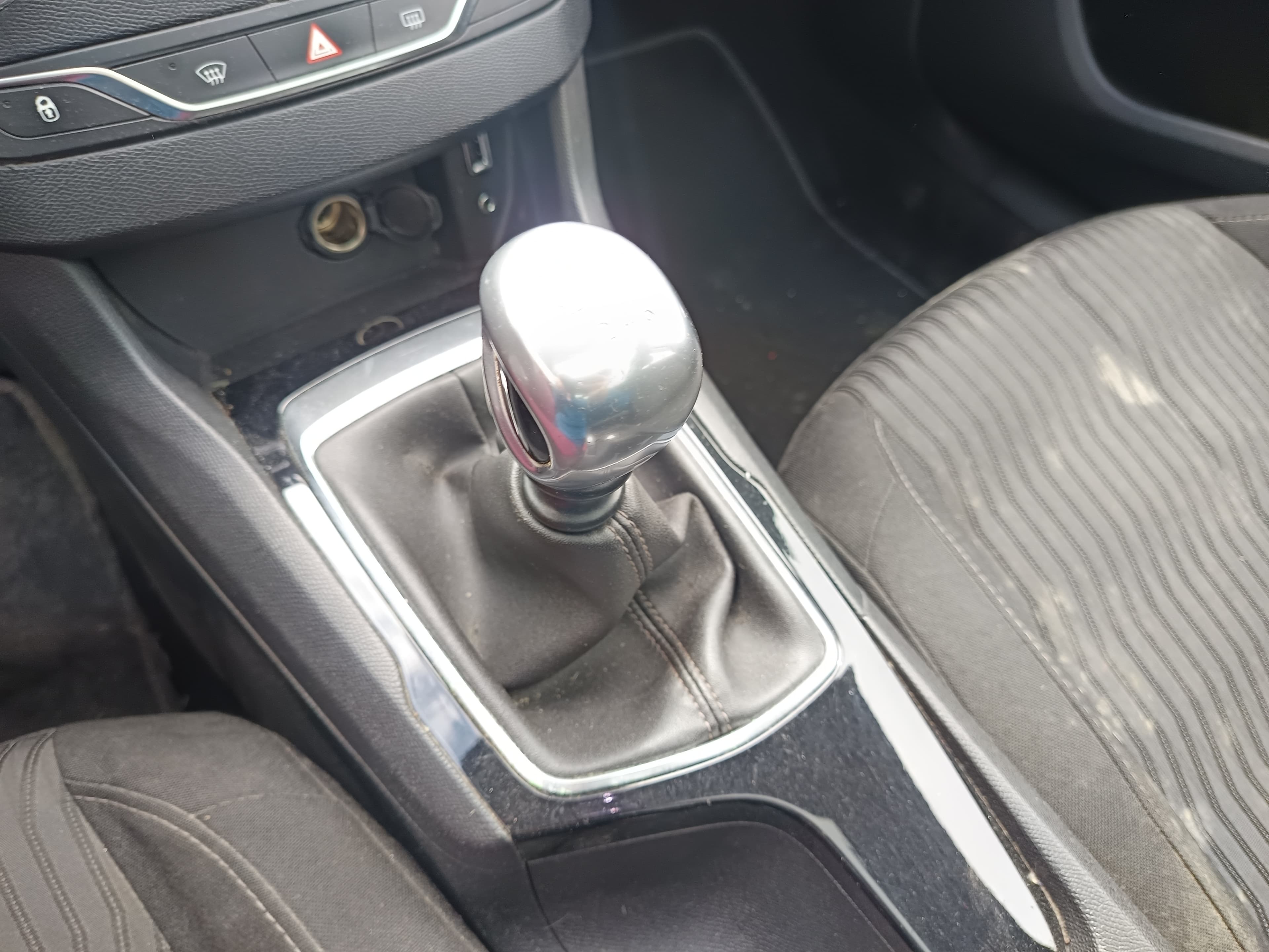 Peugeot 308 · Ano 2014 — imagen 49